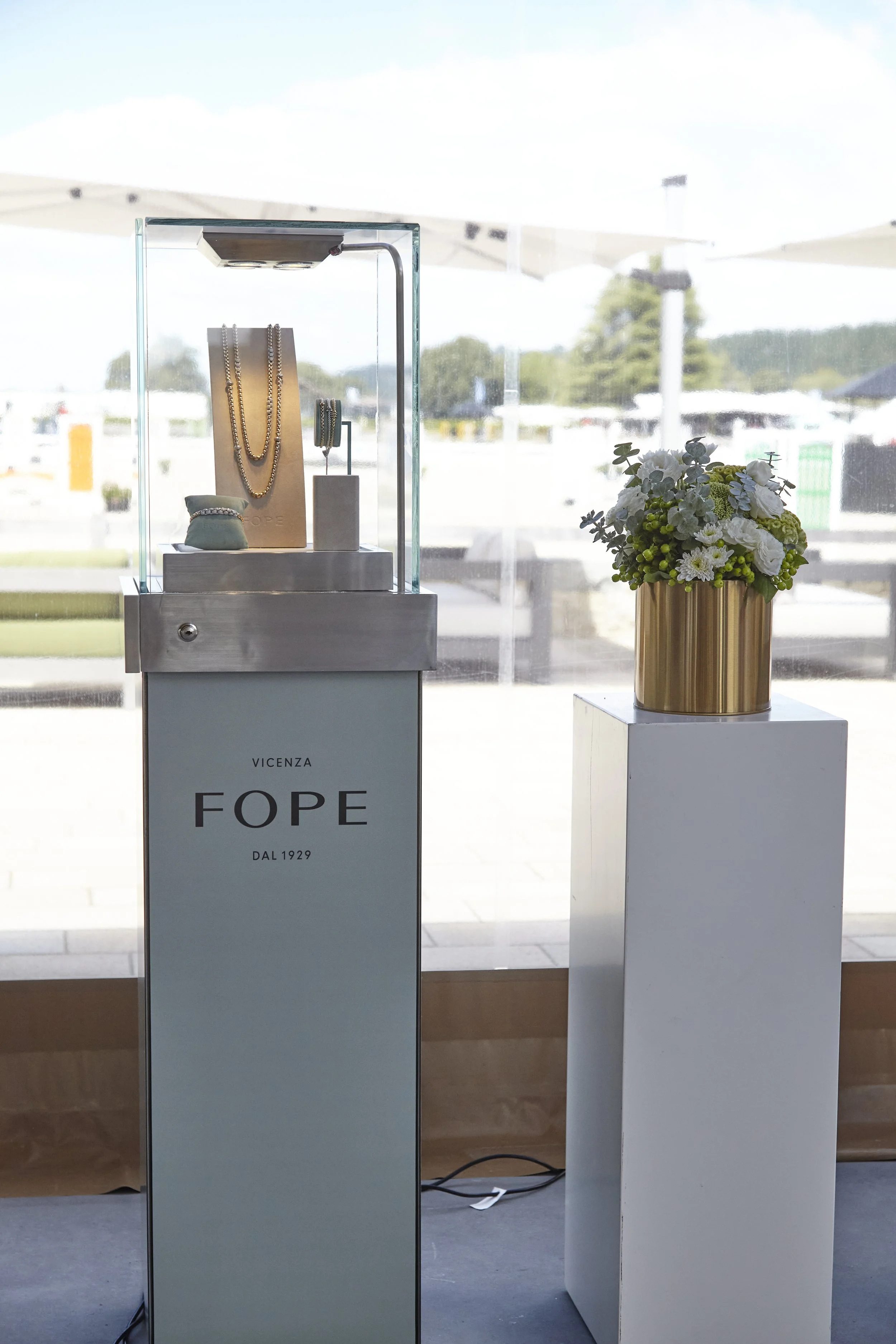 FOPE Plinth Tower – Designed for luxury jewellery brand FOPE, featuring the brand’s logo and brand colour. Created for a showjumping event to display jewellery.