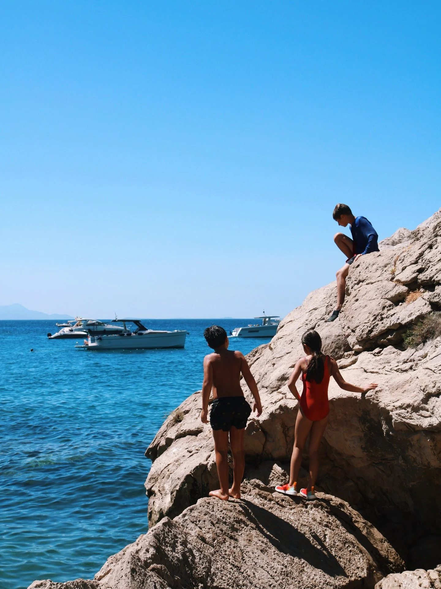 lounge, sunbathe, eat, repeat