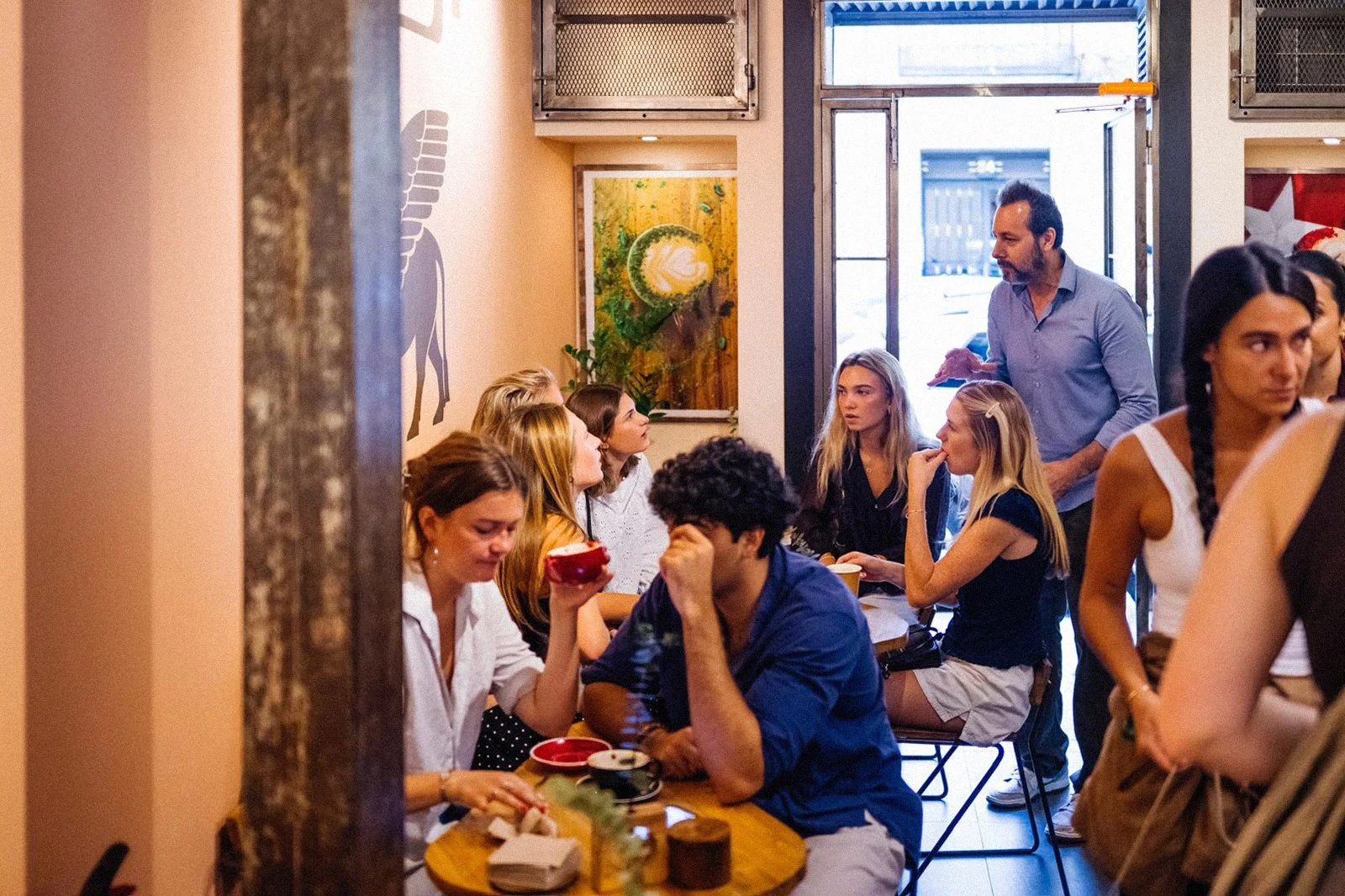 Ambiente interior en Naji Specialty Coffee