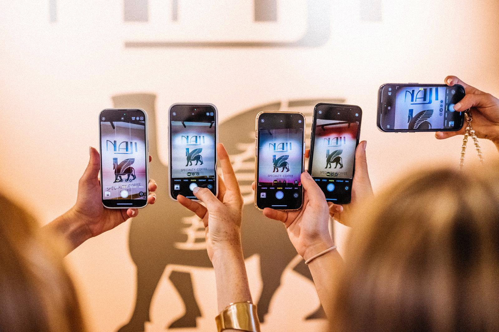 Ambiente interior en Naji Specialty Coffee 3