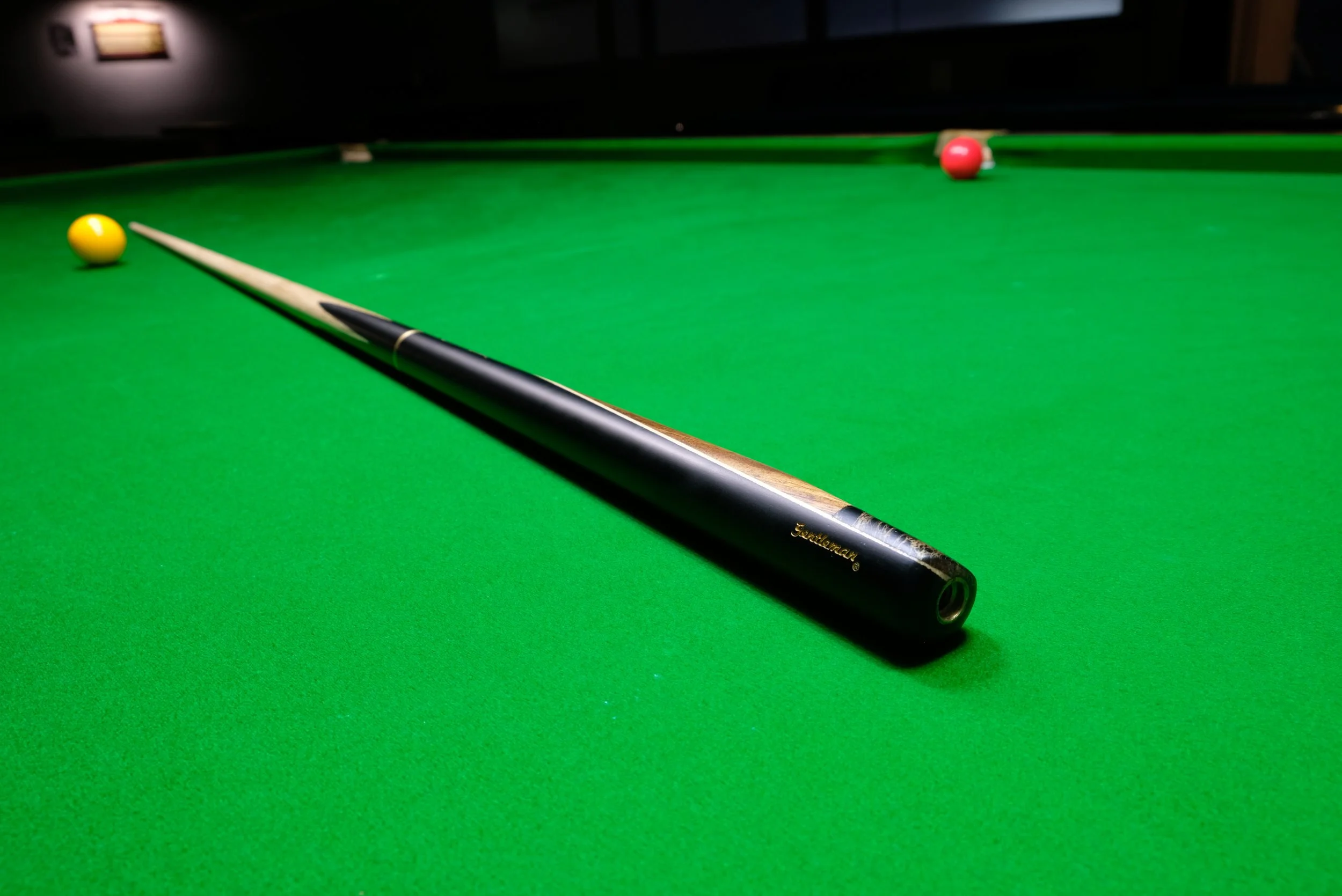 3/4 Ebony & Olive Cue