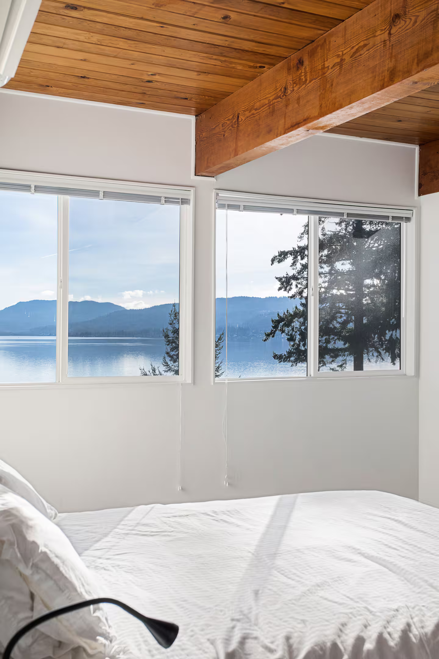 Lake House Bedroom 3.png