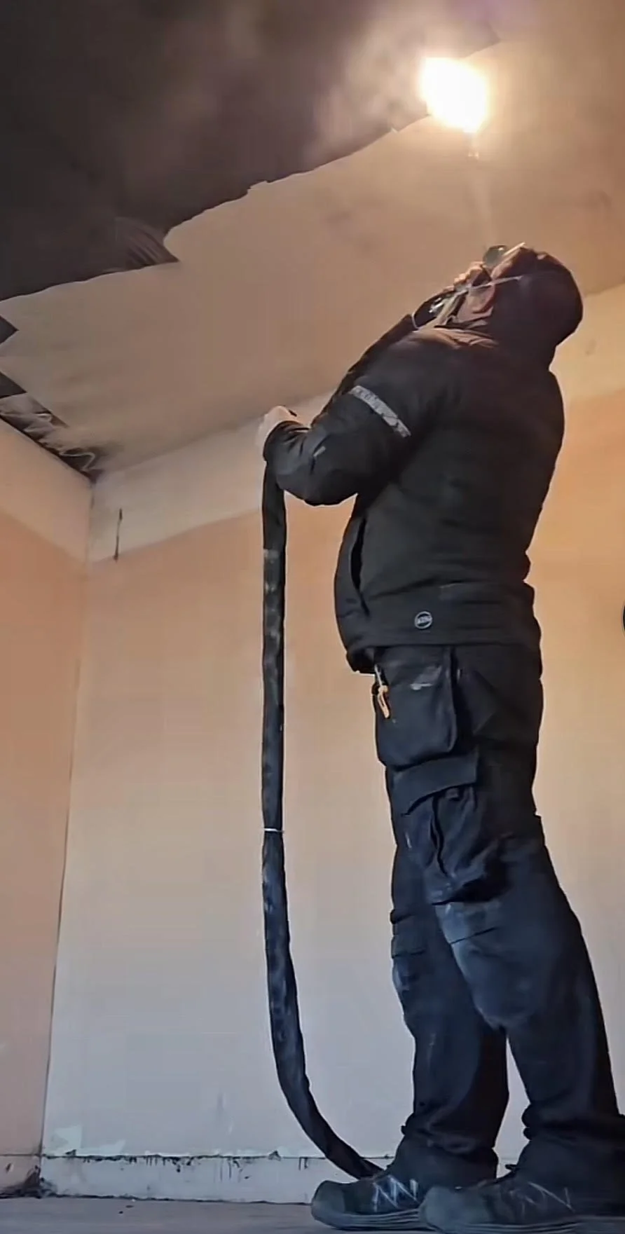 Laser Cleaning burned sud or residue from wall and ceiling