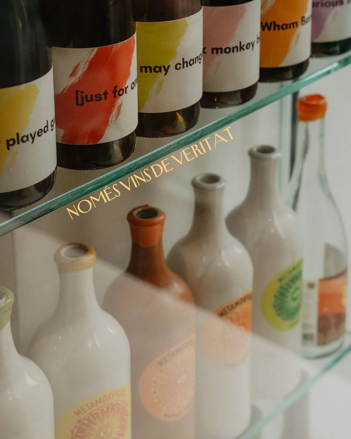 hi ha qui ens diu que nom&eacute;s vol vins naturals, n&rsquo;hi ha que ens diu que si tenim vins que no siguin naturals; i &eacute;s que cadasc&uacute; es cadasc&uacute;
nosaltres tenim vins naturals, de m&iacute;nima intervenci&oacute; i tradiciona