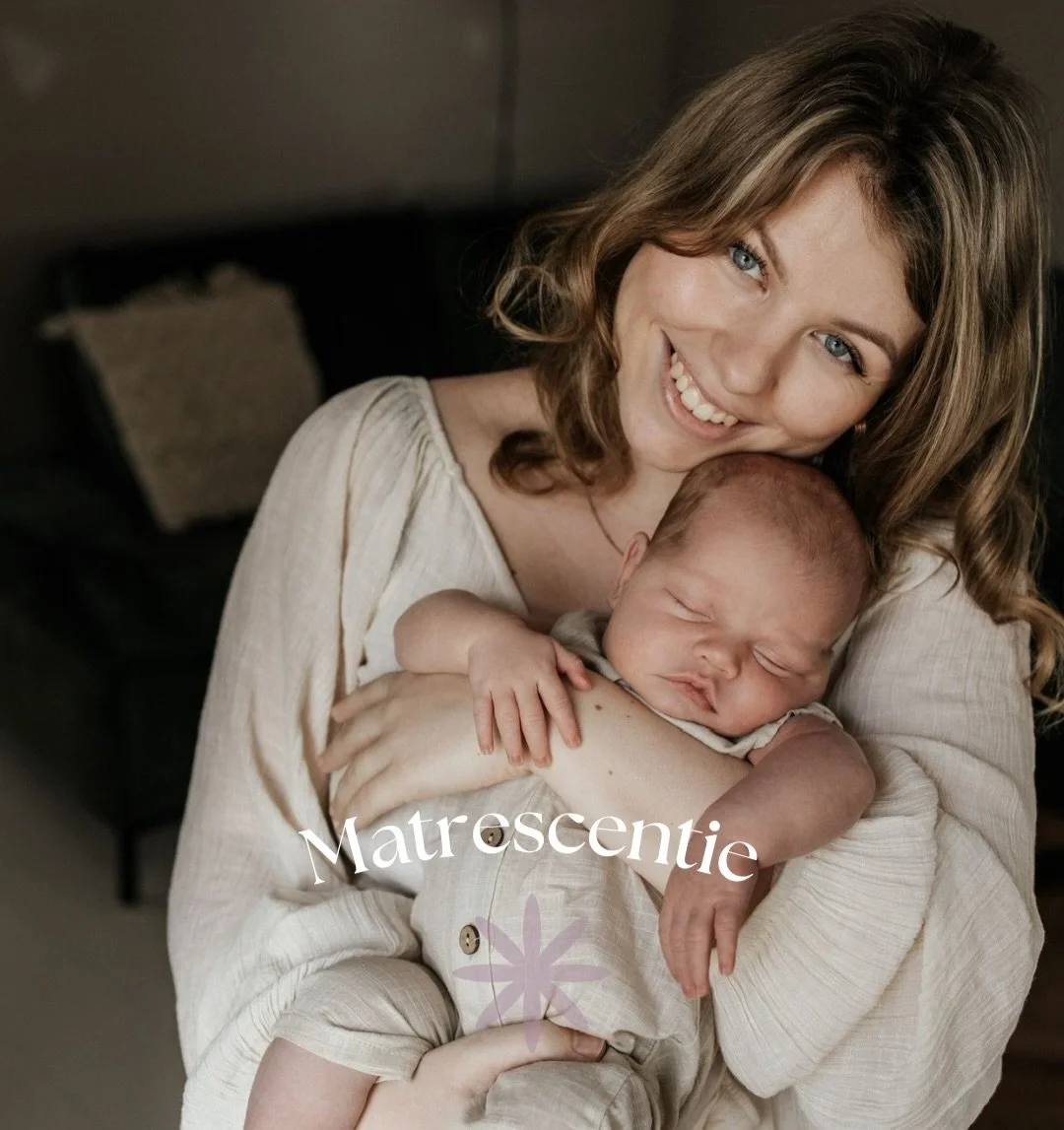 Yes! De cursus Matrescence Psychologie afgerond! 

Als je moeder wordt verandert alles: Je lichaam, je emoties, je relatie. Maar ook praktisch:
je dagritme, je werk, je prioriteiten, hoe je naar jezelf kijkt, hoe je je tijd indeelt, wat je nodig hebt