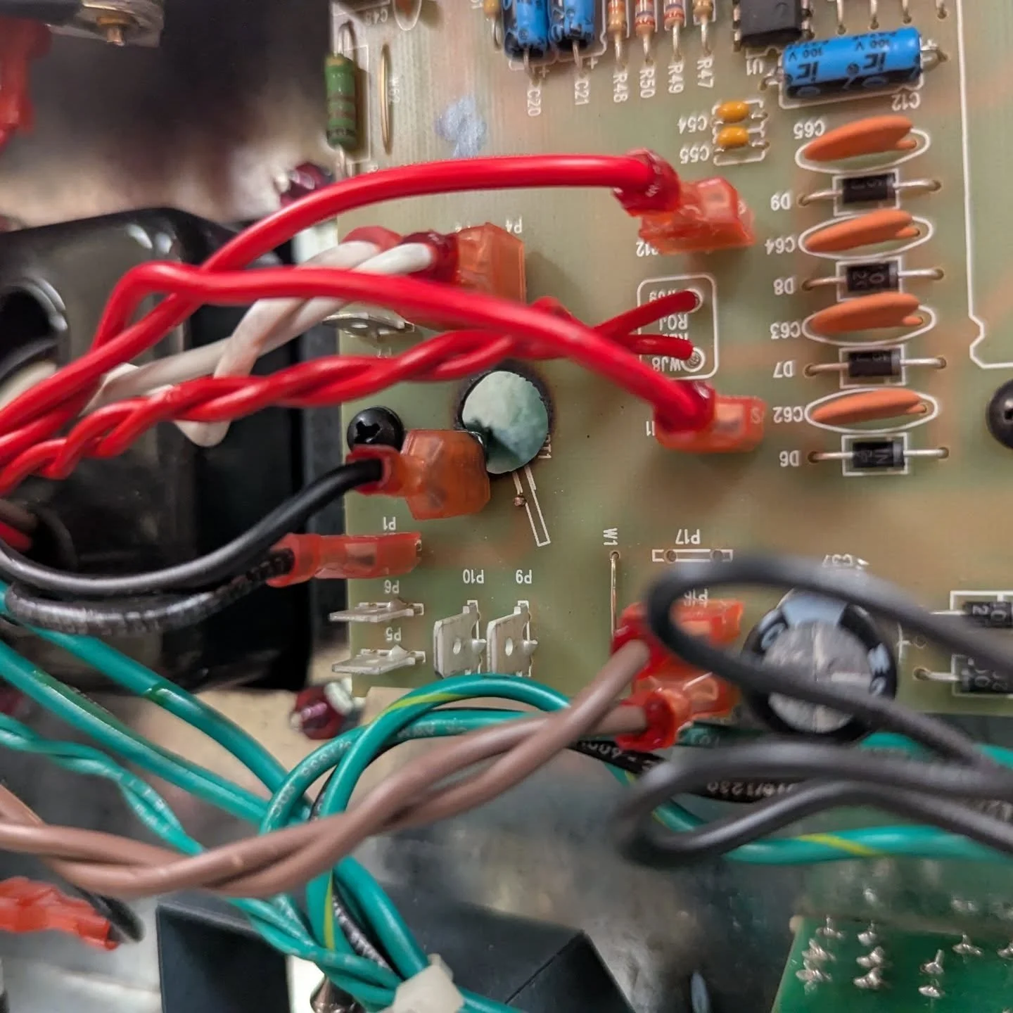 I guess it's a holy hot rod now? #amprepair #fender