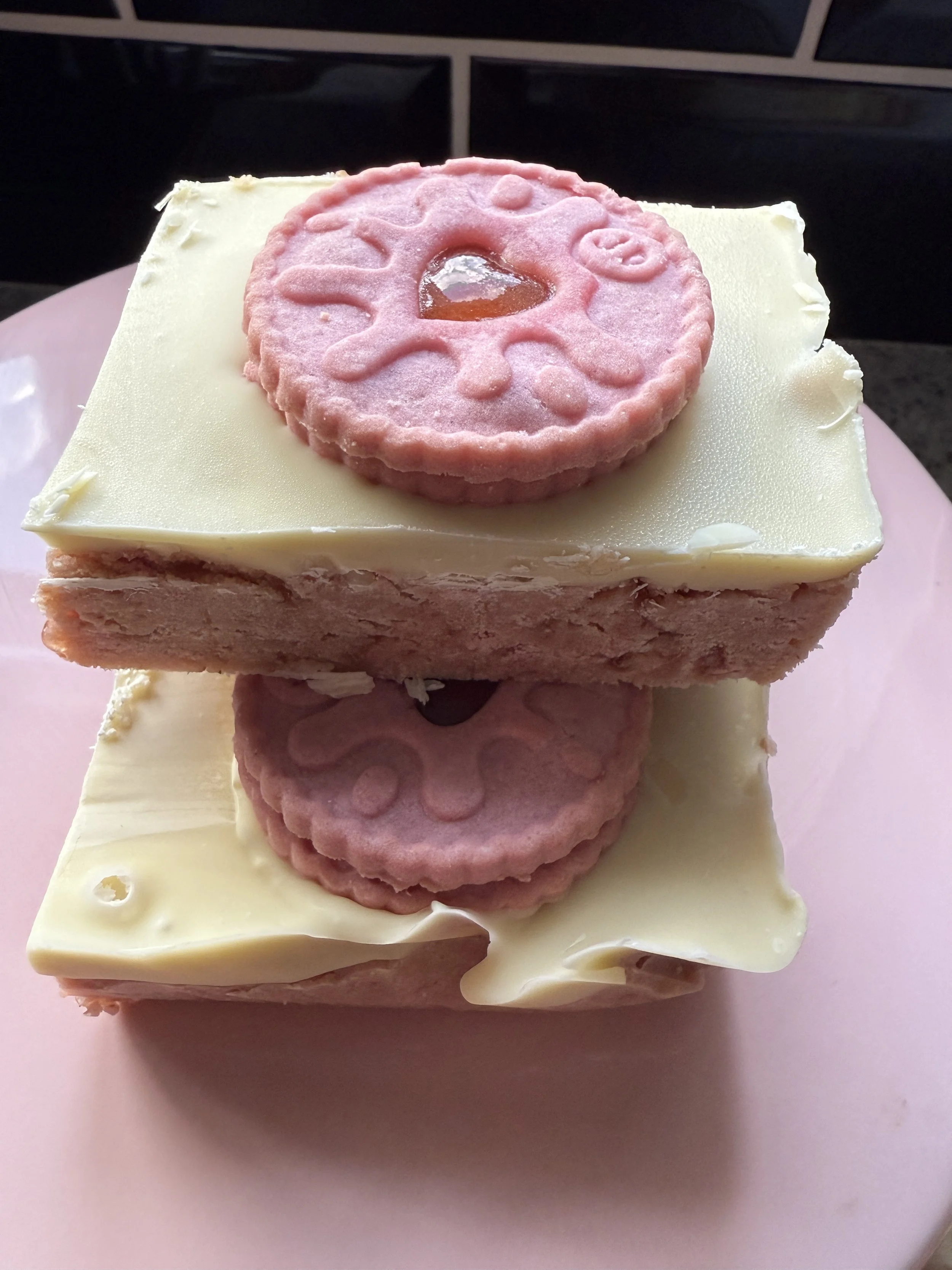 Strawberry Jammie Dodger no bake slice