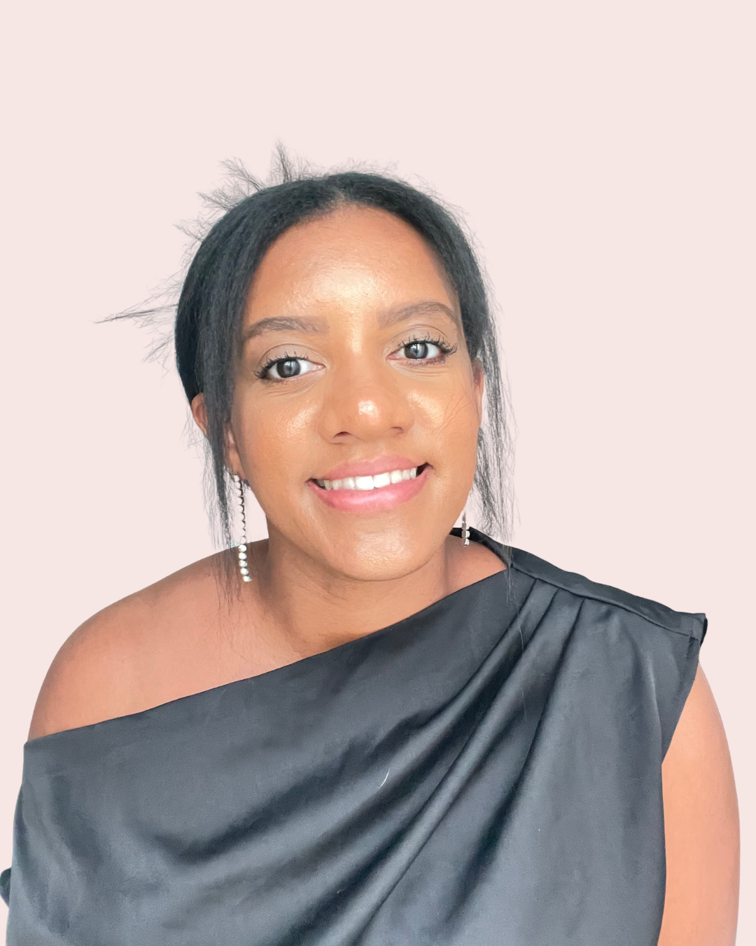 Mellisa Turner, Sage & Sand founder — branding and web design expert in Dubai helping entrepreneurs create meaningful, authentic brands.