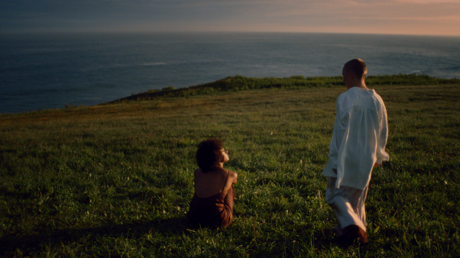 𝙻𝙾𝚅𝙴𝙻𝙴𝚂𝚂 𝚋𝚢 𝙰𝙸𝙾𝙽,  𝙼𝚊𝚛𝚒𝚊𝚗𝚎𝚕𝚕𝚊 𝙺𝚗𝚊𝚞𝚜𝚜