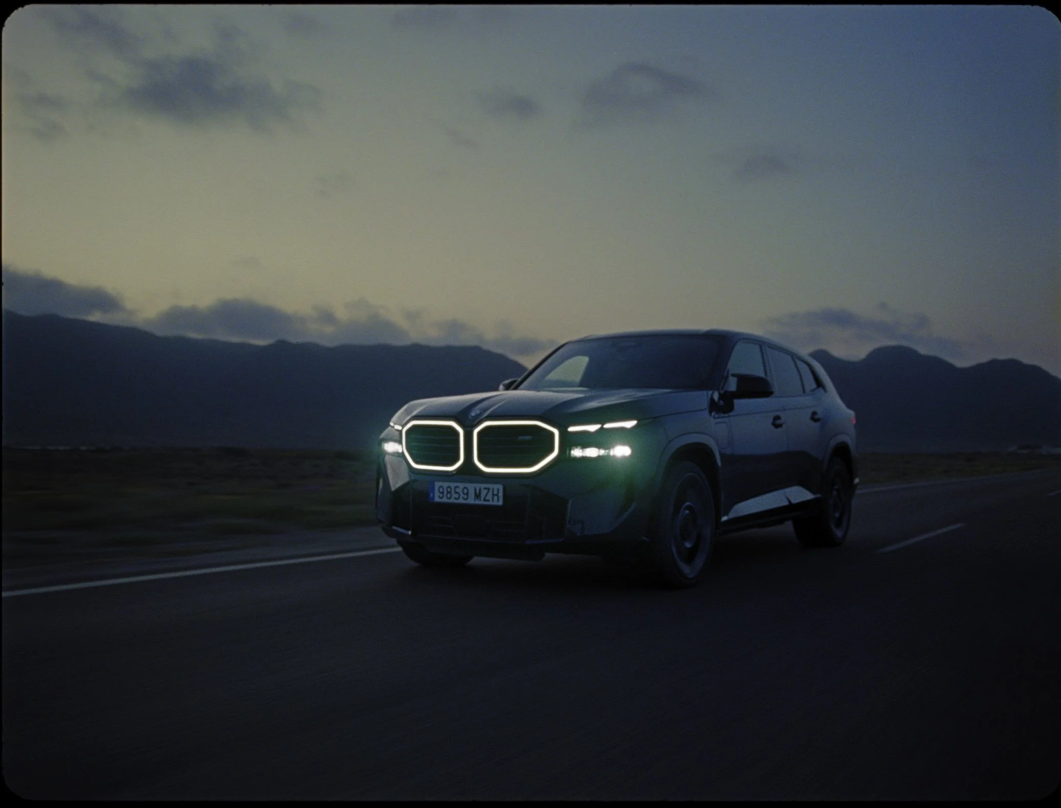 𝙱𝙼𝚆 𝚋𝚢 𝚆𝚒𝚕𝚕𝚢 𝚁𝚘𝚍𝚛í𝚐𝚞𝚎𝚣