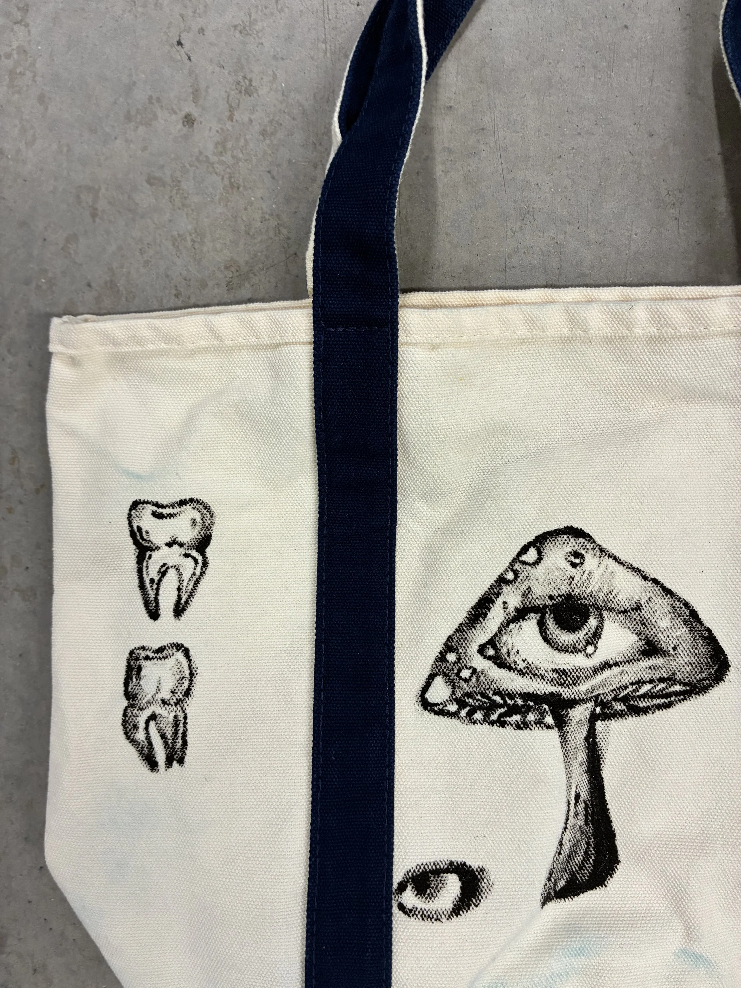 Tote 1 Image 3.jpeg