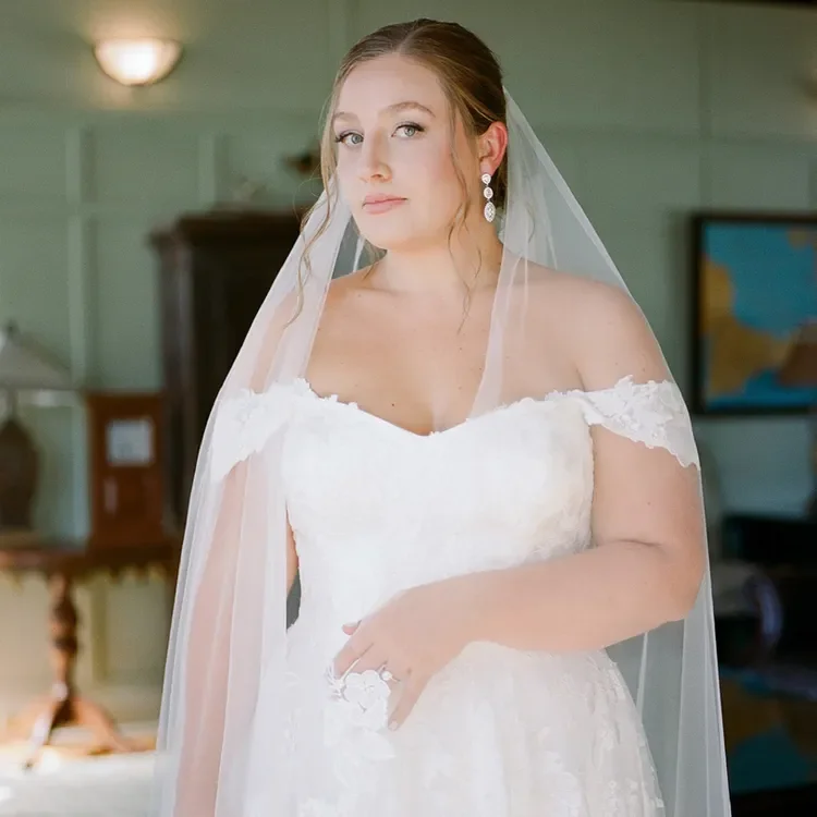 How to Add Sleeves to a Wedding Dress