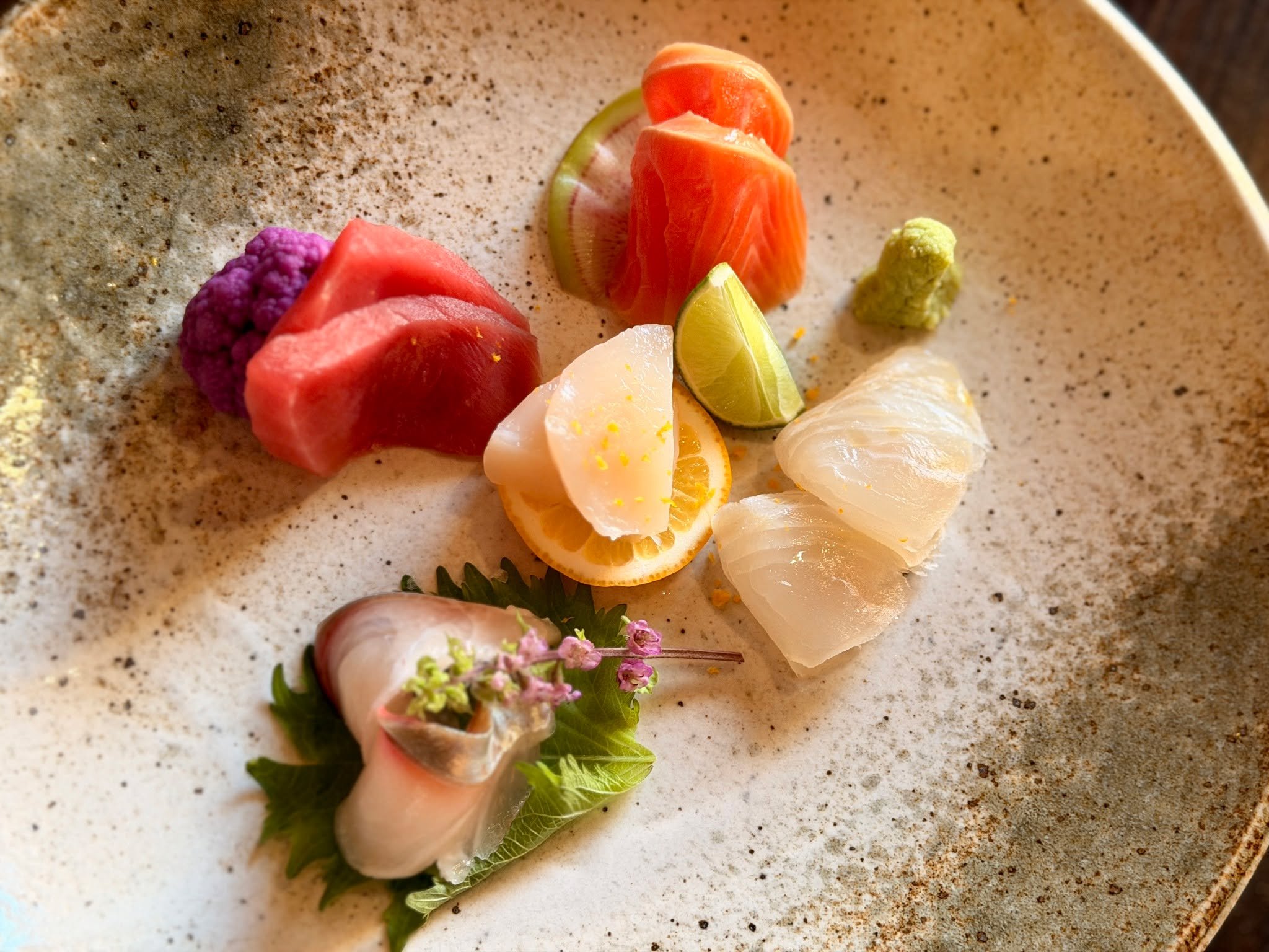 Looking for the perfect date night spot in San Diego?

At Nagisa Sushi, the lighting is warm, the atmosphere is relaxed, and every detail is designed to slow the evening down. Share a sake flight, enjoy carefully crafted sushi, and take your time.

L