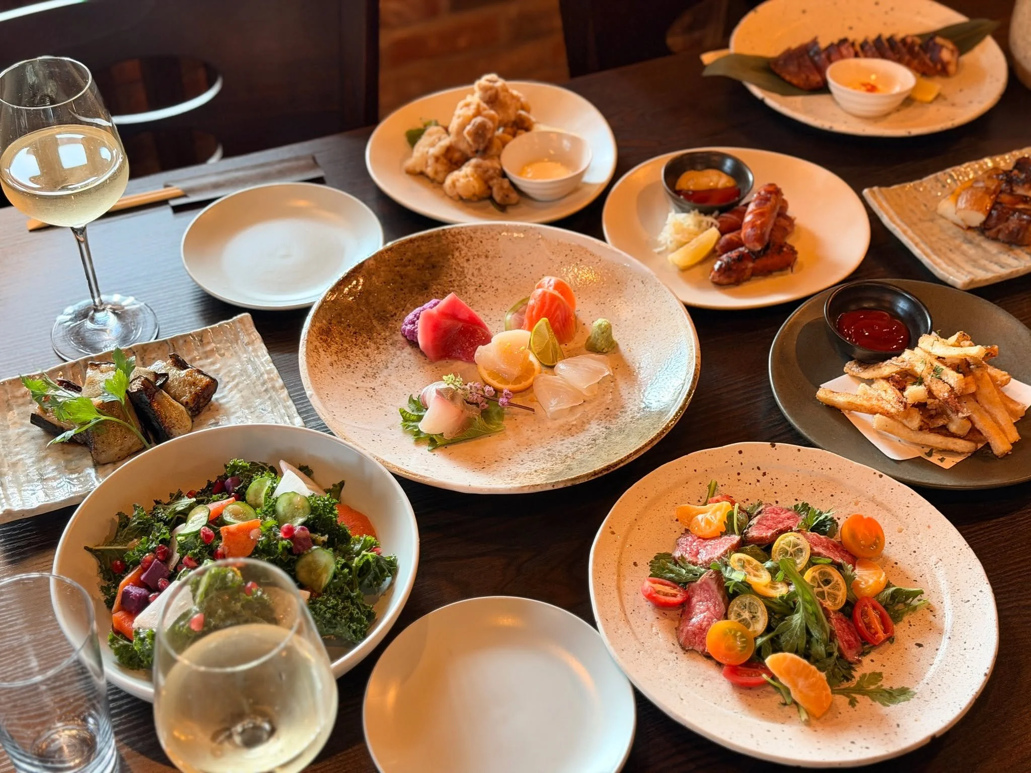 Soft lighting. Quiet conversations. The sound of sake being poured.
Nagisa Sushi is designed for unhurried evenings &mdash; where each course arrives with intention and every detail matters.
Carefully selected fish, delicately seasoned rice, and bala