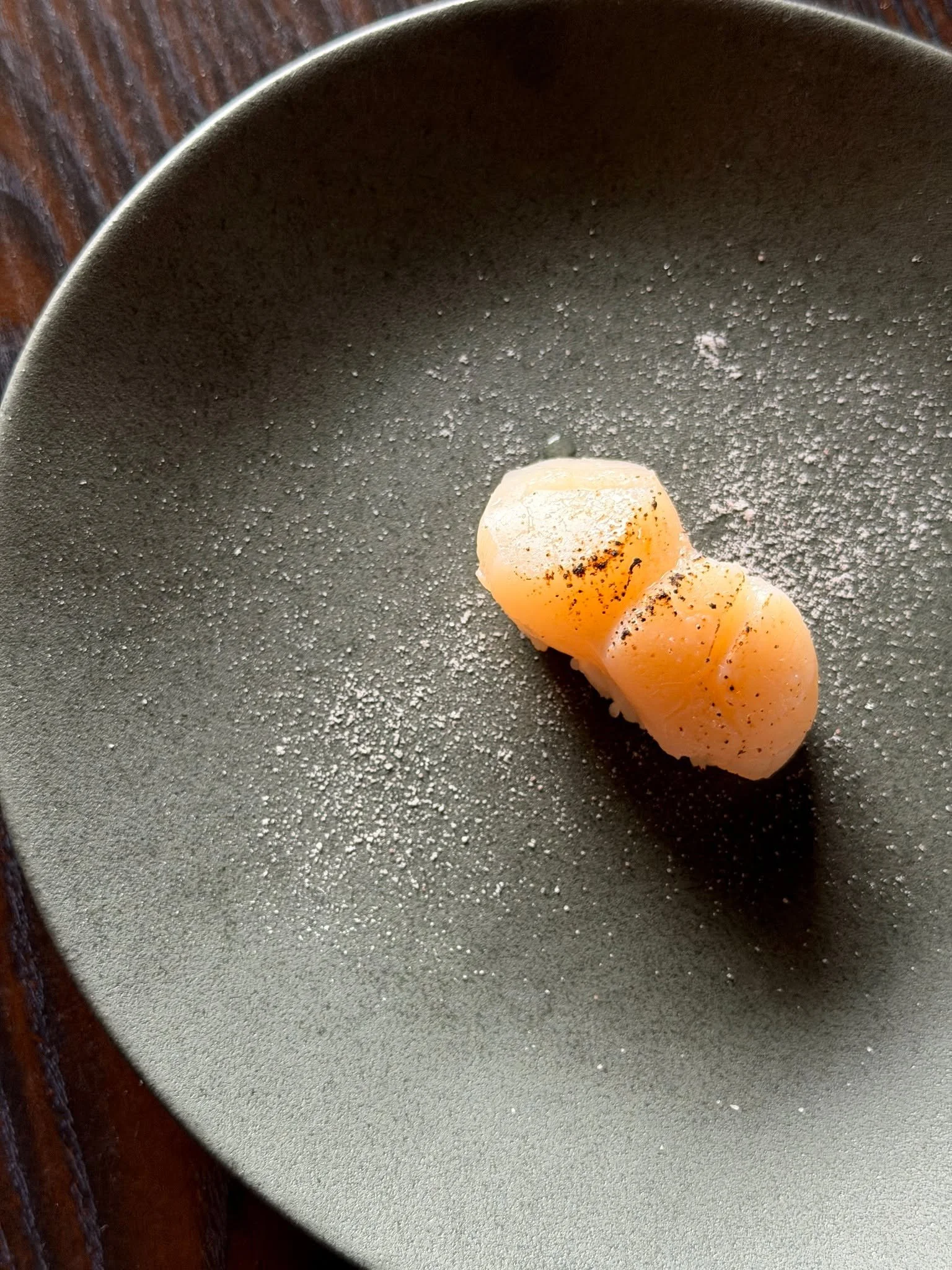 Barely kissed by flame.
Sweetness, unlocked.

Scallop nigiri &mdash; simple, but not simple.
A touch of heat, a hint of salt, and everything else is trust in the ingredient.

No soy needed. Just one bite.

#NagisaSushi #SanDiegoEats #SushiCraft #Omak