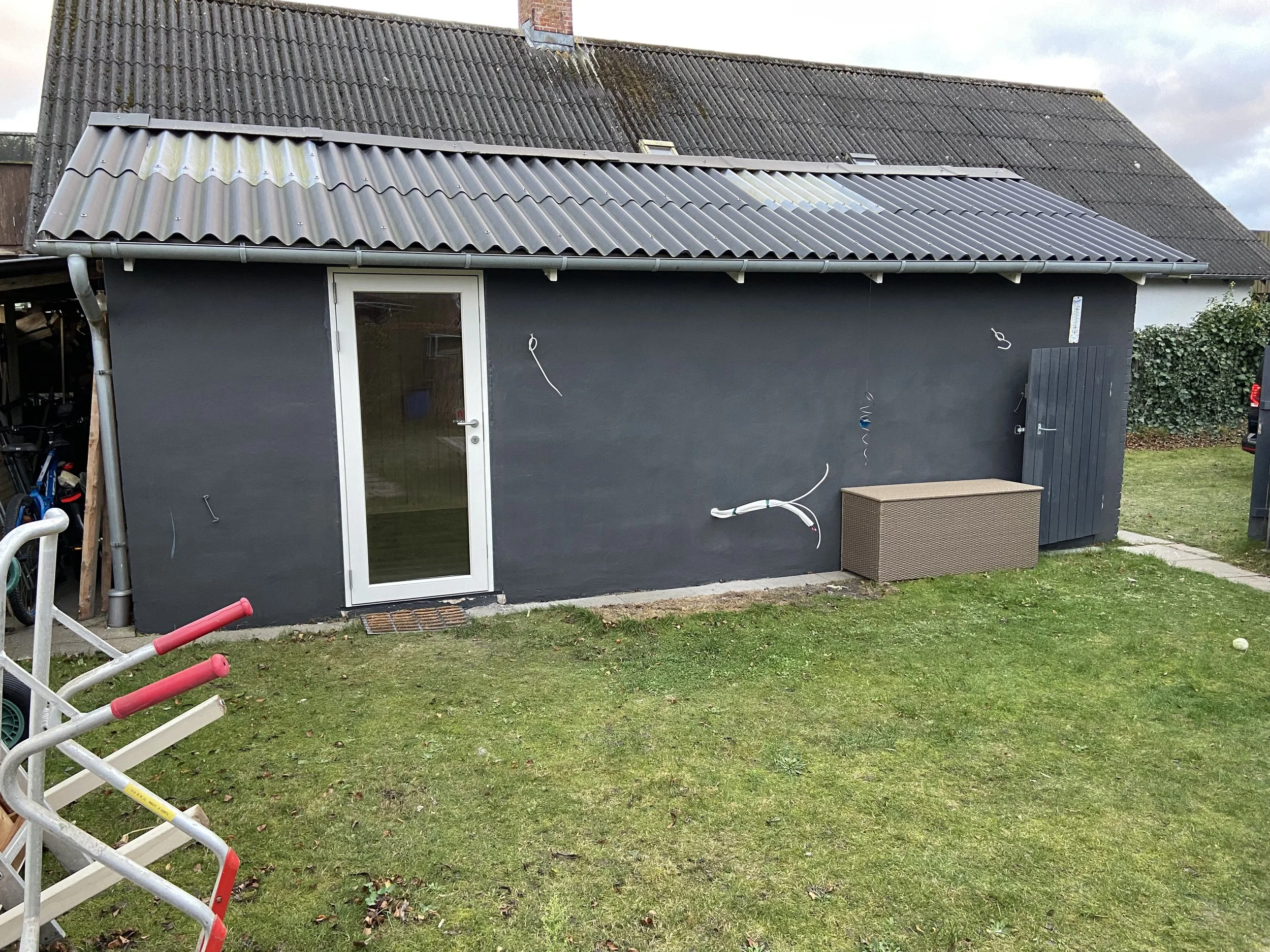 Gammel trædør udskiftet til Træ/Alu dør med glas. 