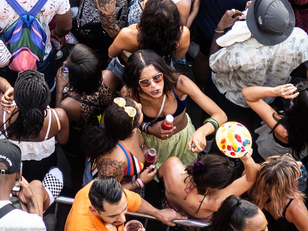 carnival balloons & selfies-15.jpg