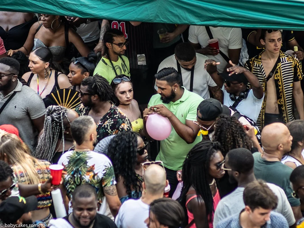 carnival balloons & selfies-16.jpg