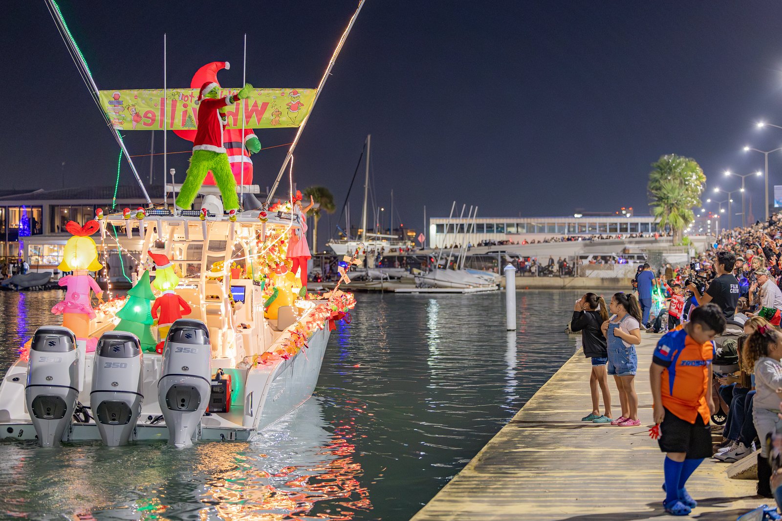 2023-12-02_XMAS-BoatParade-MM-50-X3.jpg