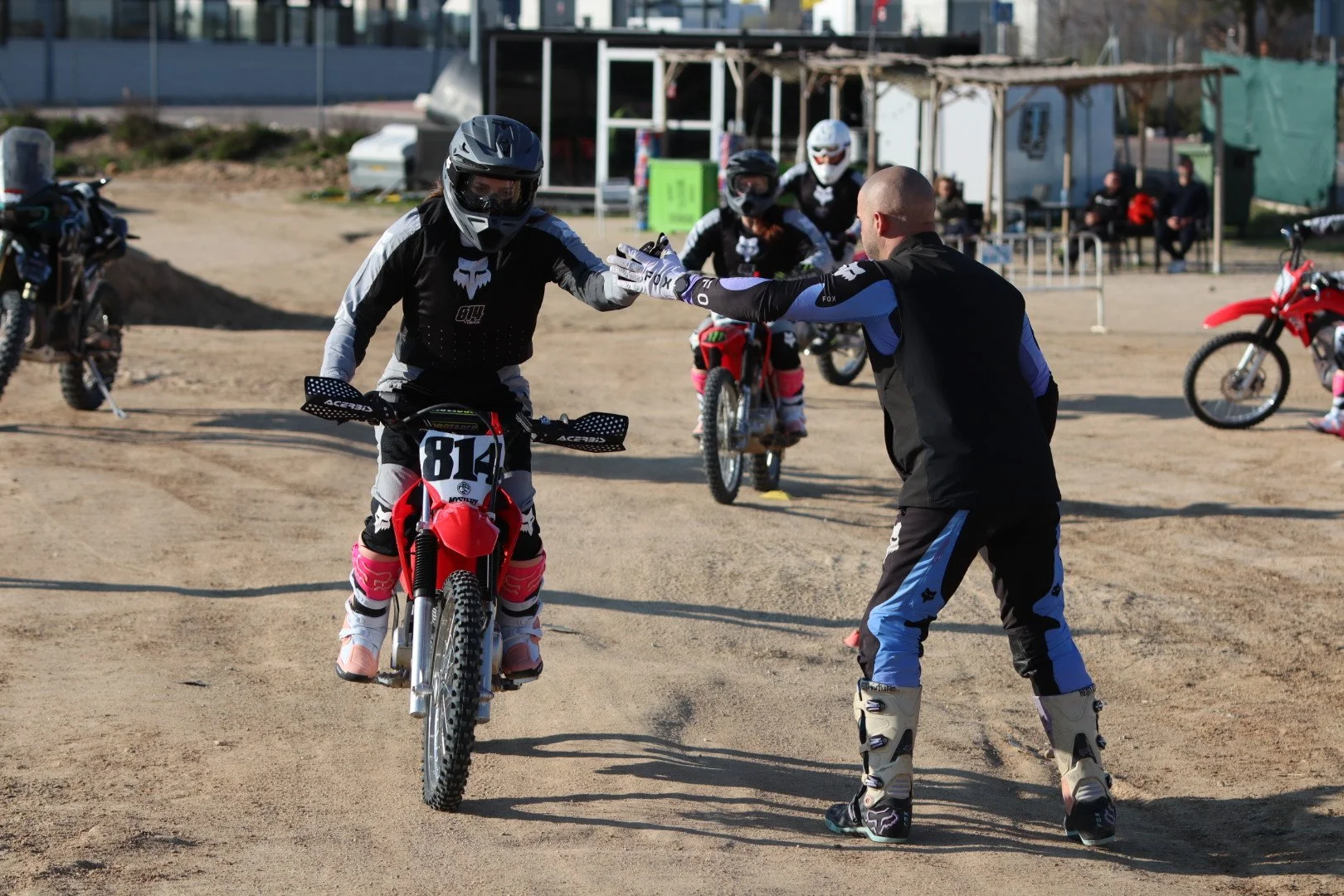 curso-mujeres-moto-campo-814trail (2).jpg