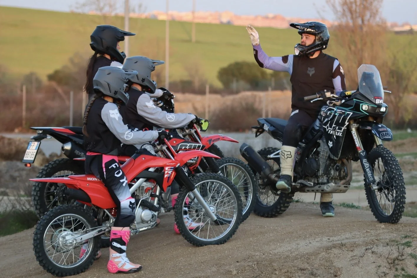 curso-mujeres-moto-campo-814trail (8).jpg