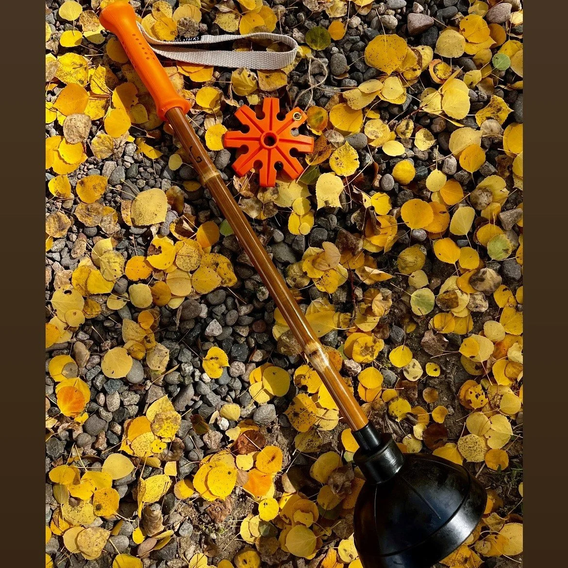 SPOOKY SEASON SPECIAL👻 $31 bundle w/ Free shipping. 

-The Orange Ski Pole Plunger &ndash; The exorcist&hellip;for your toilet. Terrifyingly tough on all clogs, even the kind that haunt your nightmares.

-The Orange Ornament &ndash; A hauntingly goo