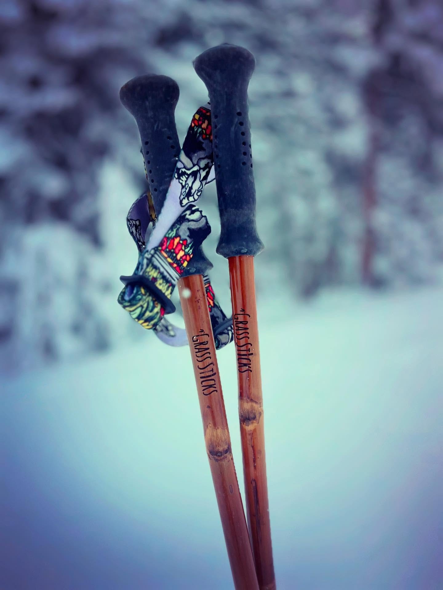 Let the season begin with a fresh pair of Grass Sticks! Don&rsquo;t forget to specialize them with a personal engraving and @mtnstraps 

#bambooisbetter