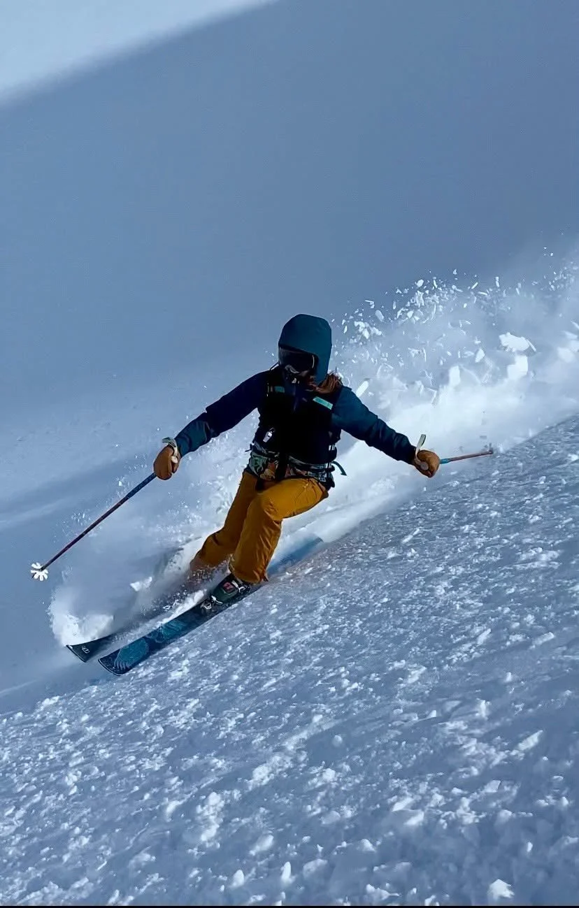 Spring conditions can still be fun! The seasons not over yet...

@silvertonmtn -still rollin with fun big mountain terrain!

@lizzzard_blizzzard