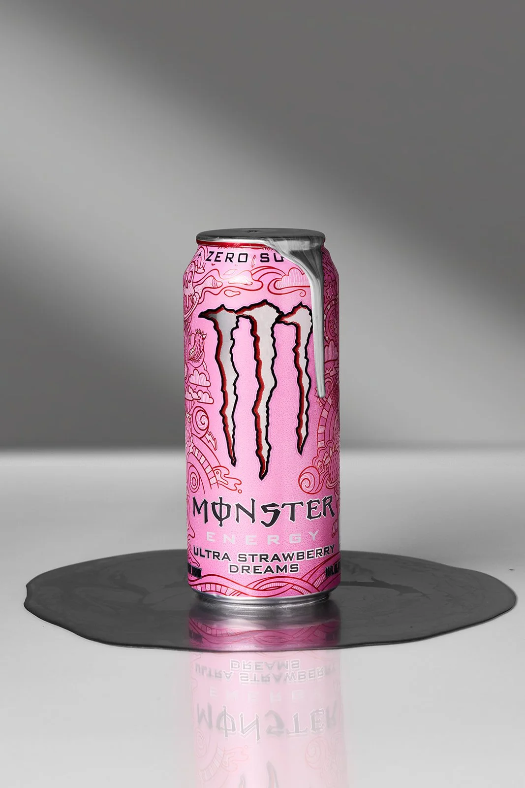 SN_MonsterEnergy_UltraStrawberryDreams_LookA_HeroShot_18274.jpg