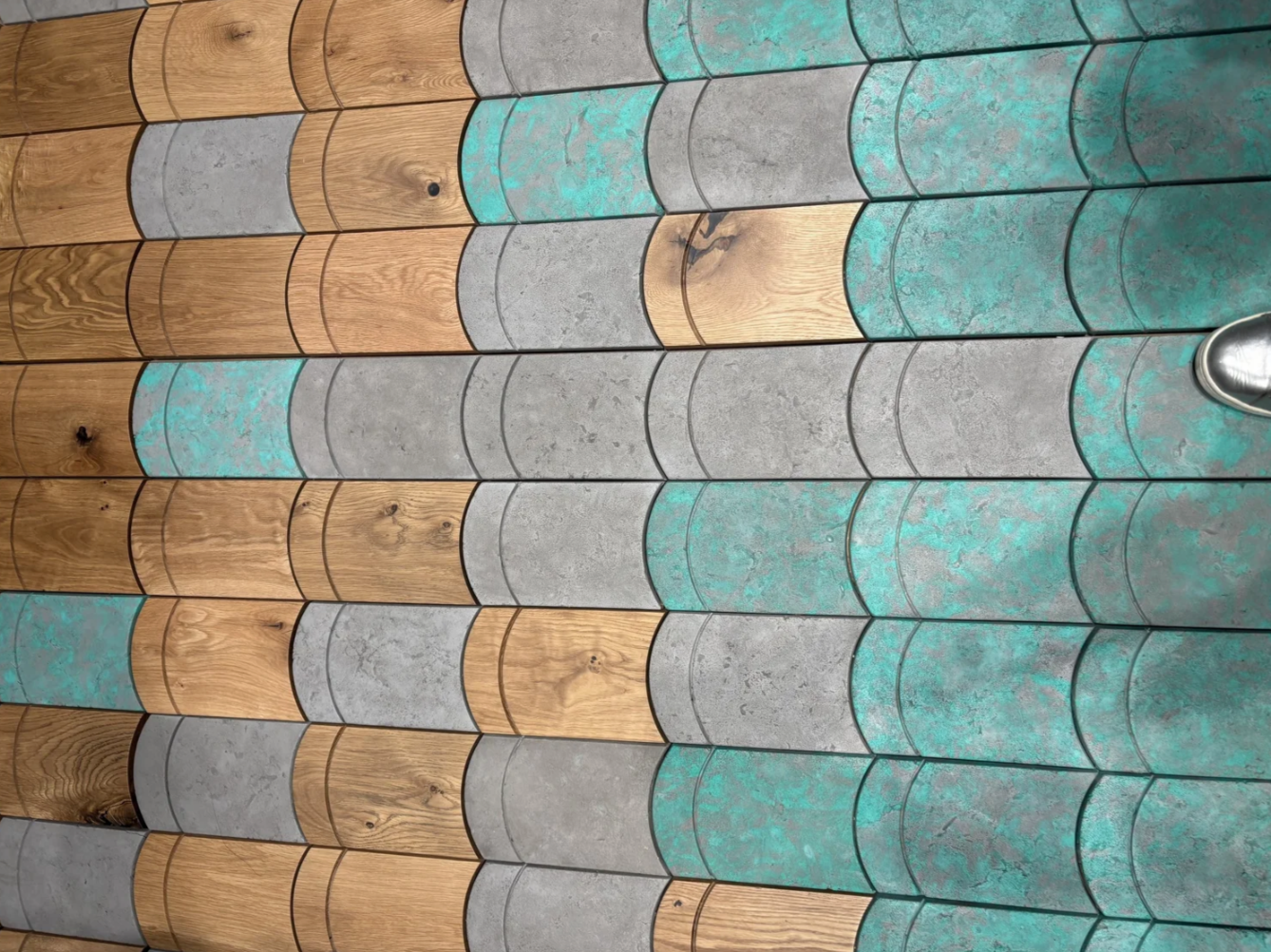 LS / oyster concrete & wood / production / $$