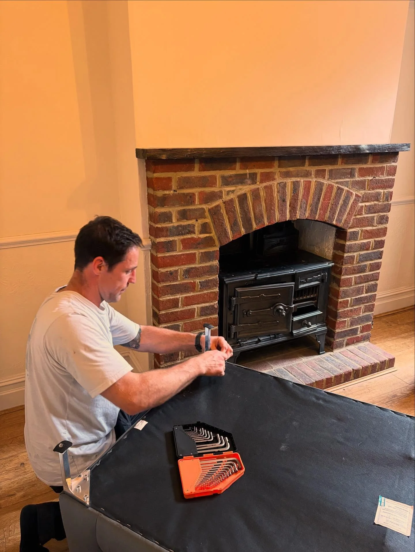 More happy customers moved from Shoreham to Lancing today. Remember we can disassemble and assemble your furniture at request, build any flatpack you&rsquo;ve purchased or install wall fixings like shelves or coat rails, leaving you more time to unpa