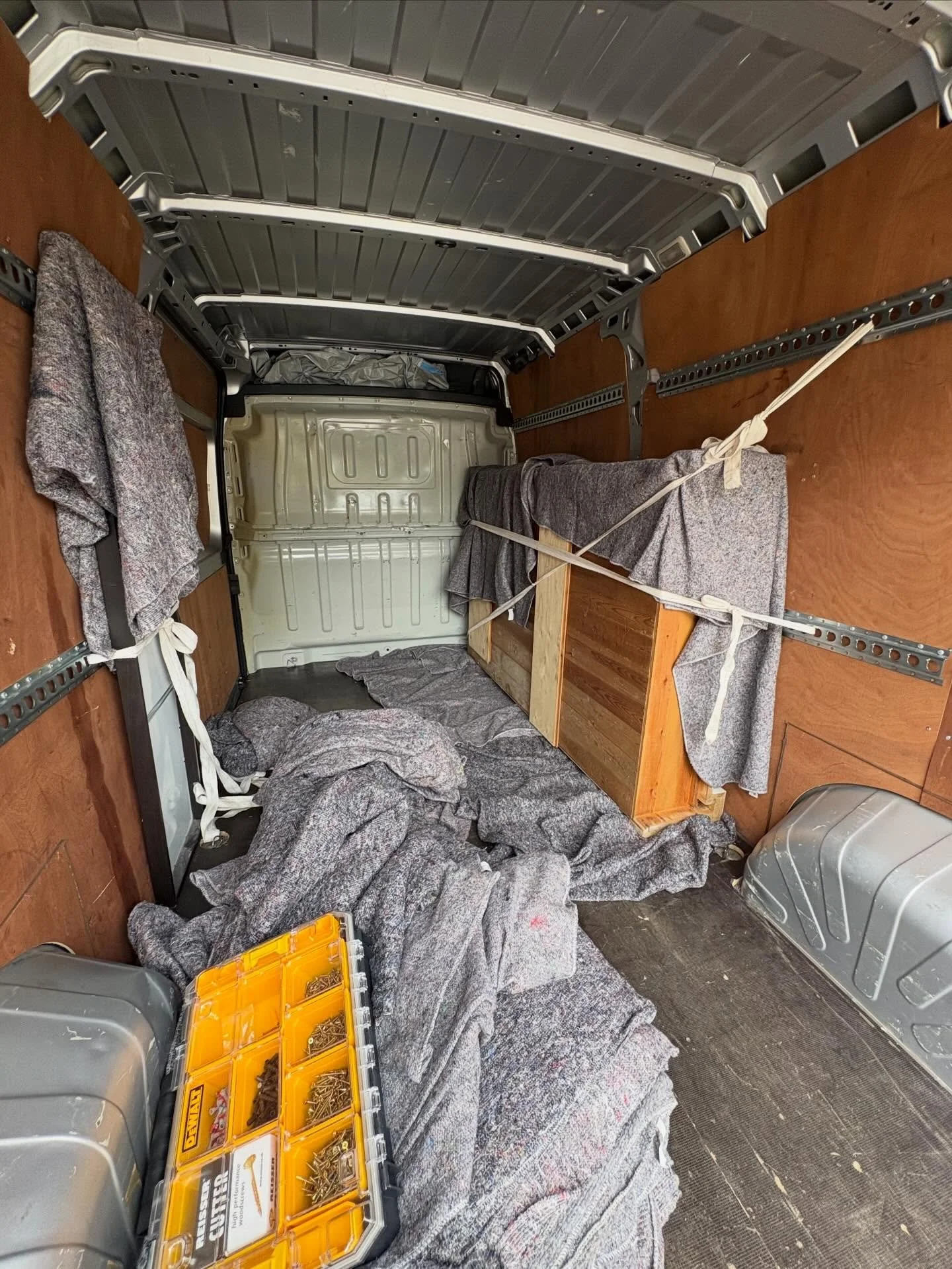 Lots of marketplace pickups this week! Don&rsquo;t let that large item slip away.. we can liaise with the seller on your behalf, pay upfront on collection and deliver to you anywhere. Give us a shout! 

07460 216 348
Don@yourmovemate.co.uk
Www.yourmo