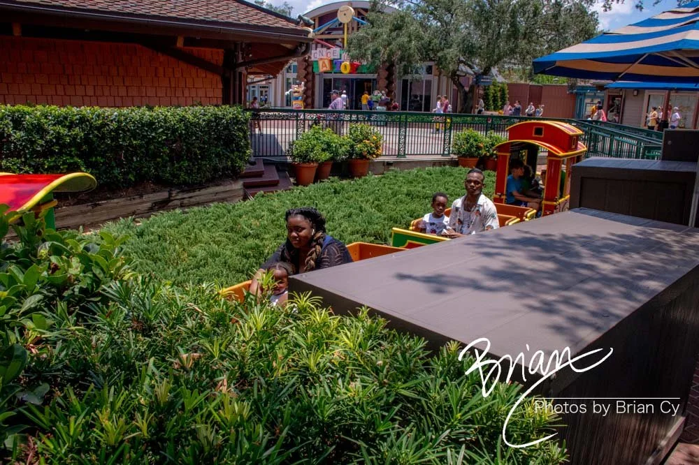 LoRes_WM_20230703_TheFam_DisneySprings_Edit-6005.jpg