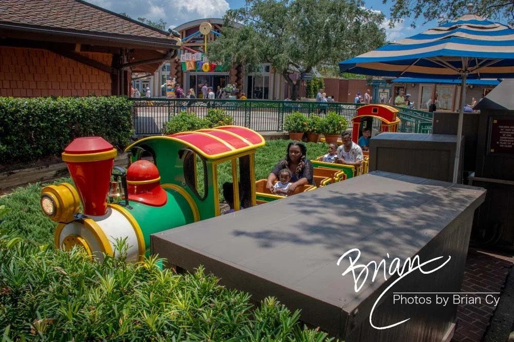 LoRes_WM_20230703_TheFam_DisneySprings_Edit-5979.jpg