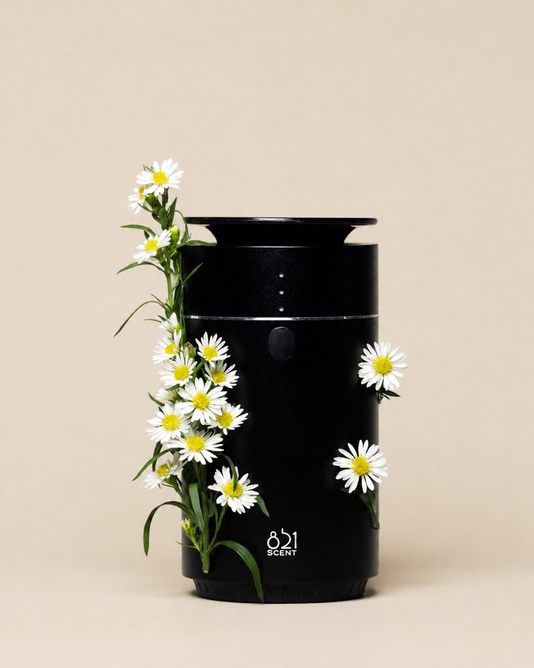 Le Petit Diffuser. A travel companion for refined spaces and quiet moments.

#821Scent #HomeFragance #FraganceDiffuser  #Scents