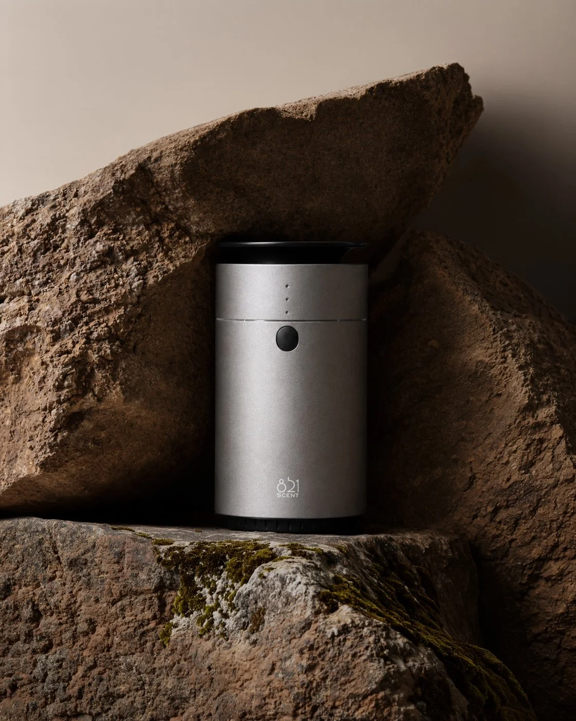 Cold-air technology. Cordless design. Discreet performance. Le Petit diffuser.

#821Scent #HomeFragance #FraganceDiffuser #Scents