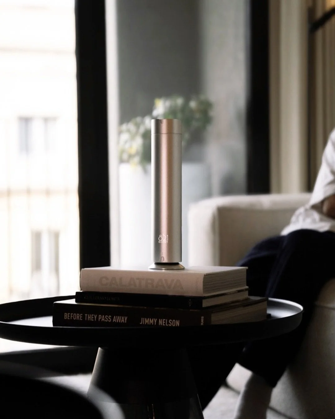 Air &Eacute;litaire diffuser invites you to experience every space with elegance, mindfulness and style.

#821Scent #HomeFragance #FraganceDiffuser #Scents