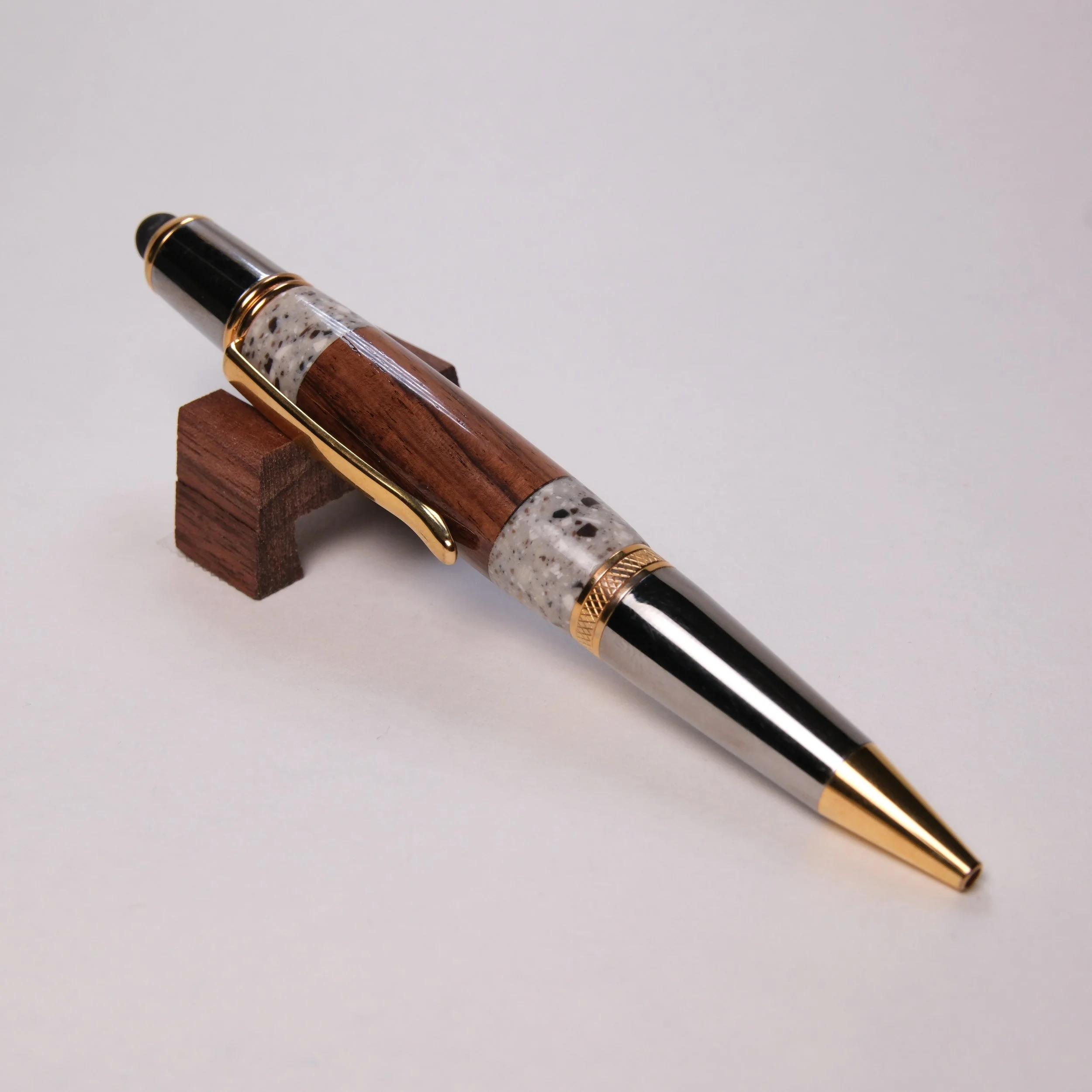 Wall Street II Elegant - Wood with Corian