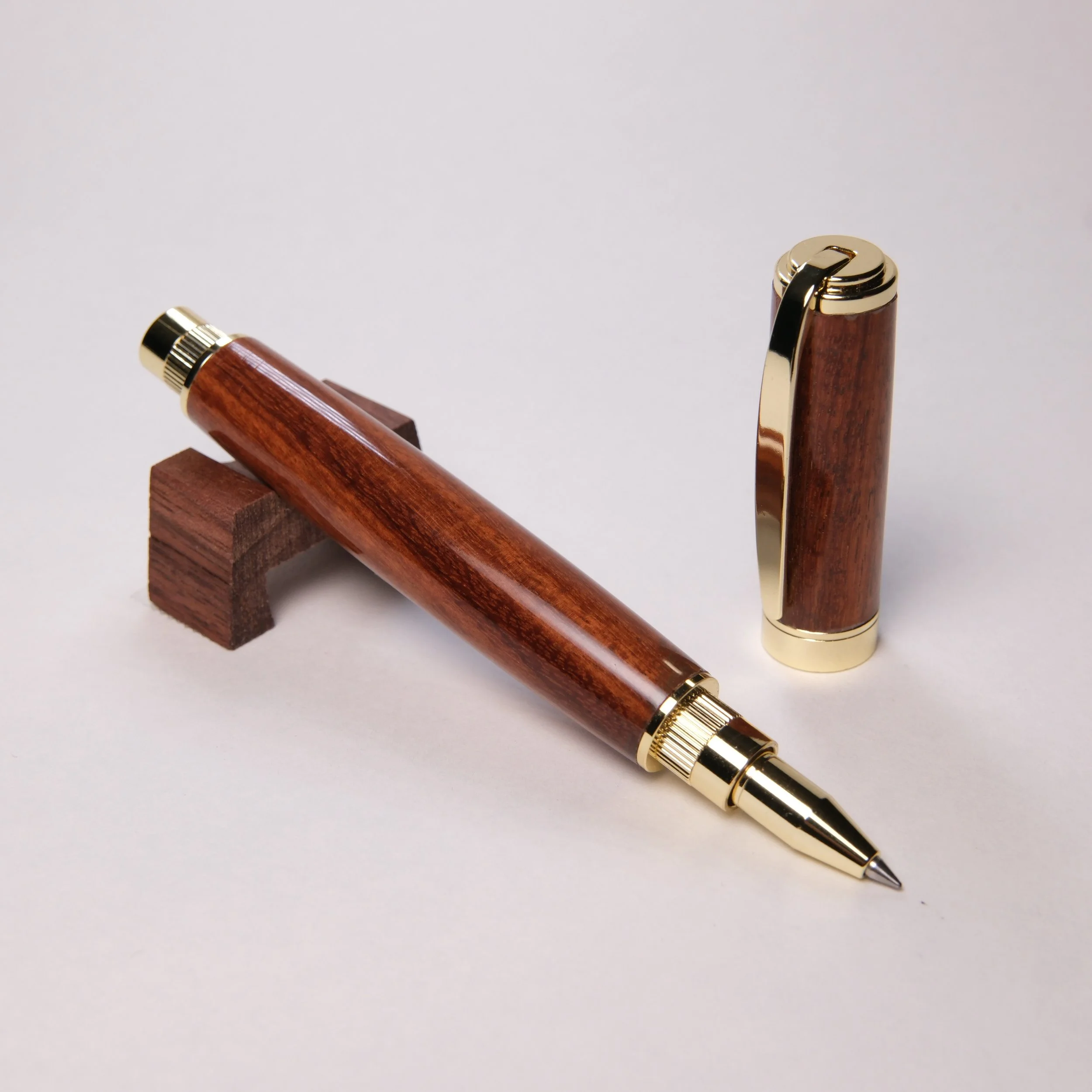 Magnetic  -Rosewood