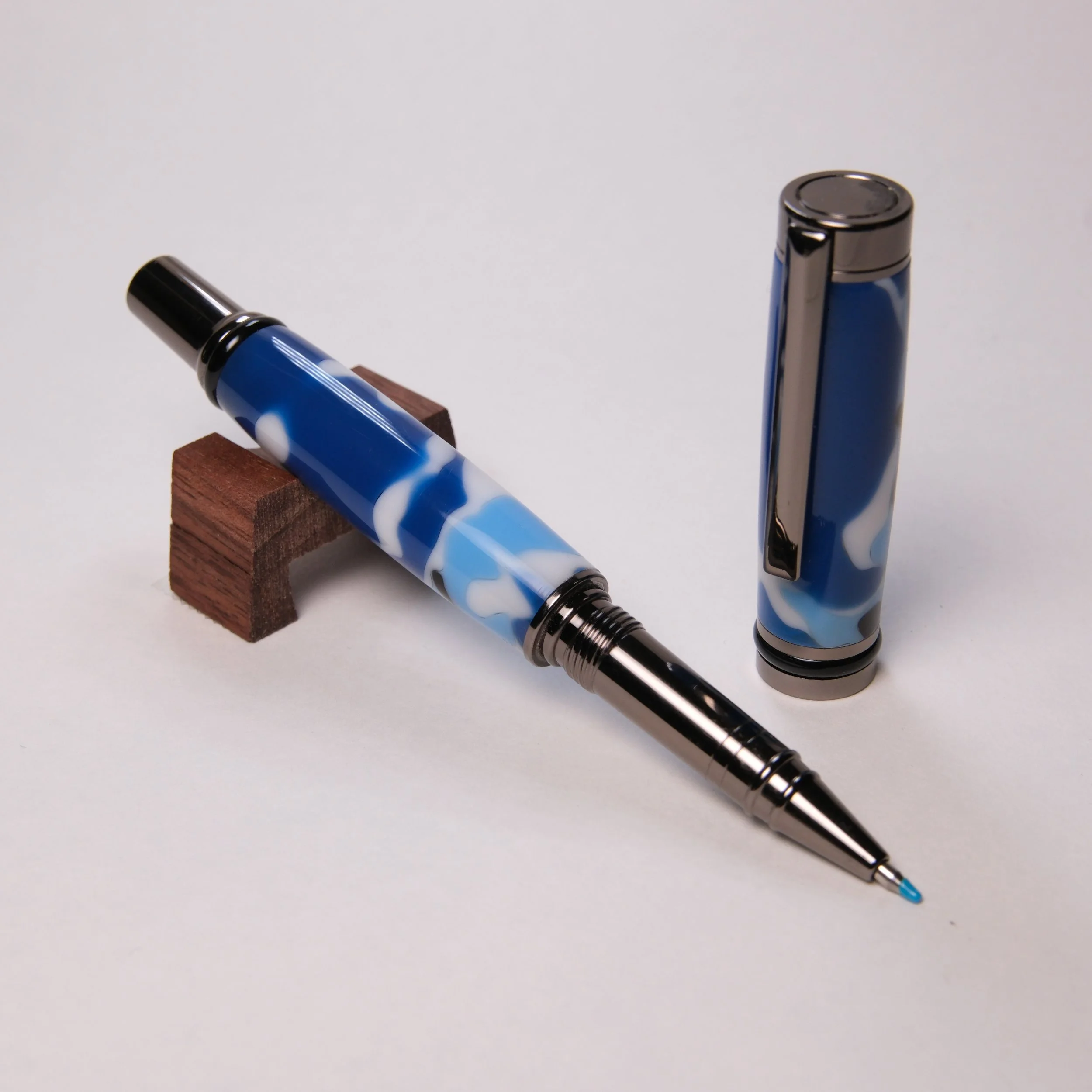 Navigator  - Blue & White