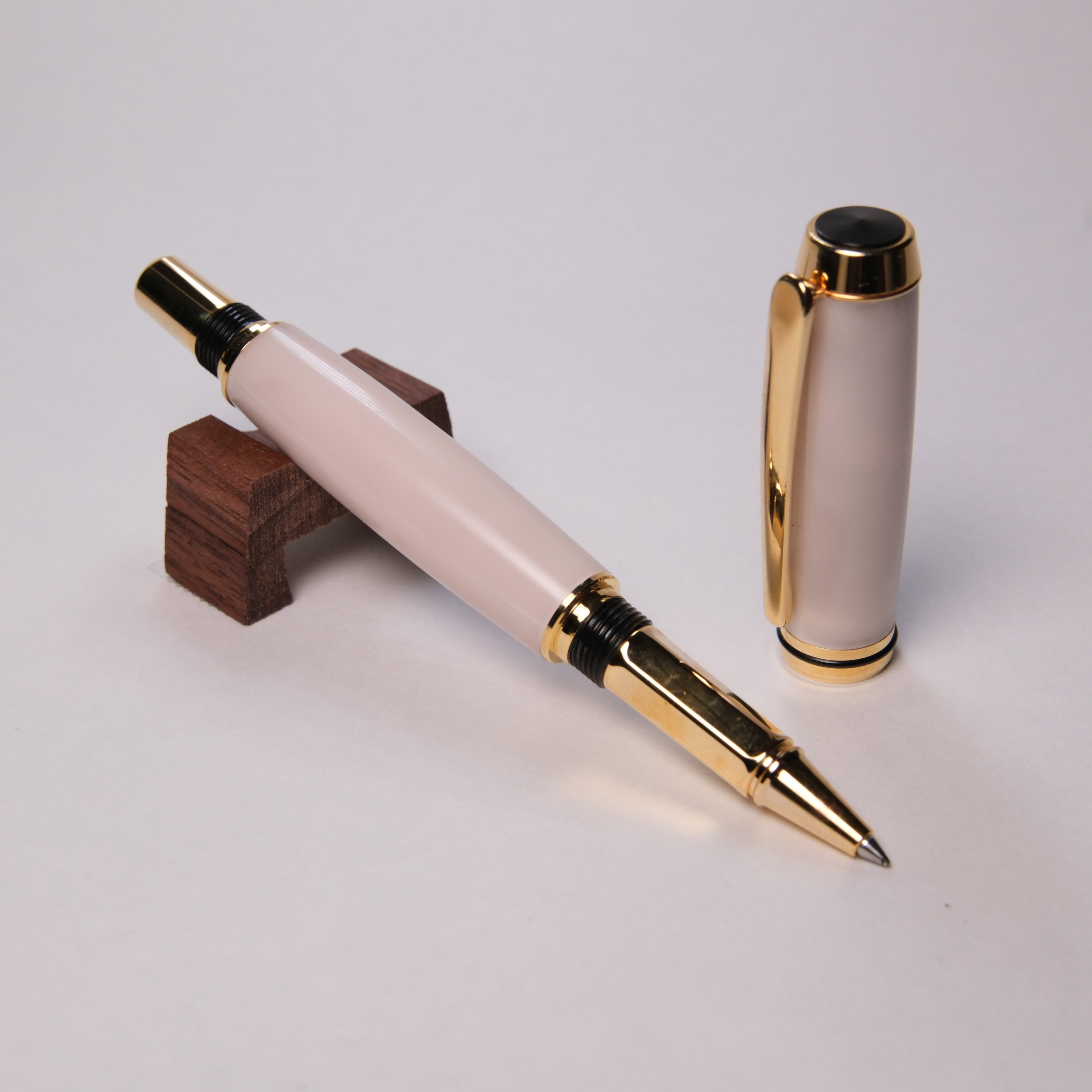 Navigator  - Pearl Corian