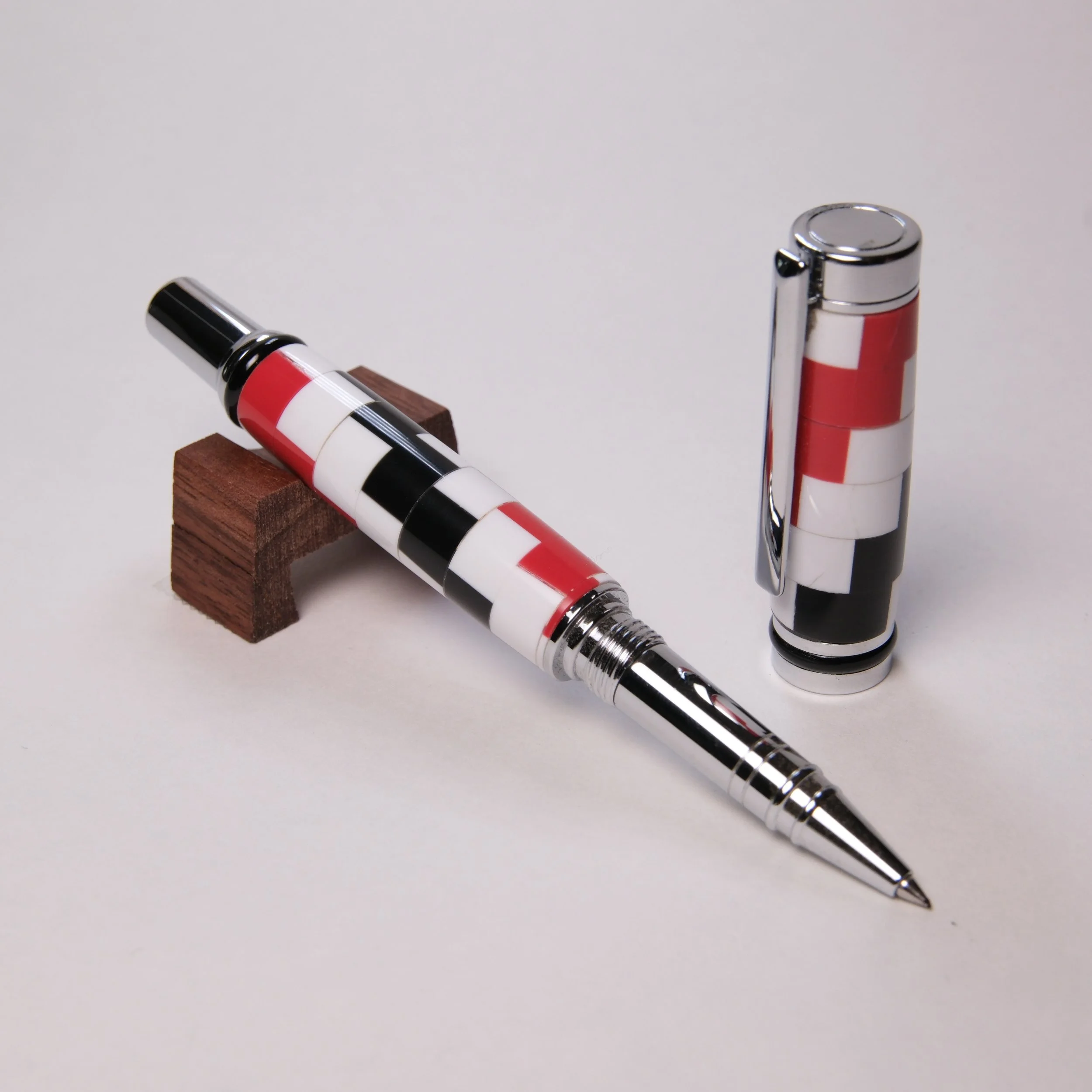 Navigator  - Black, White & Red