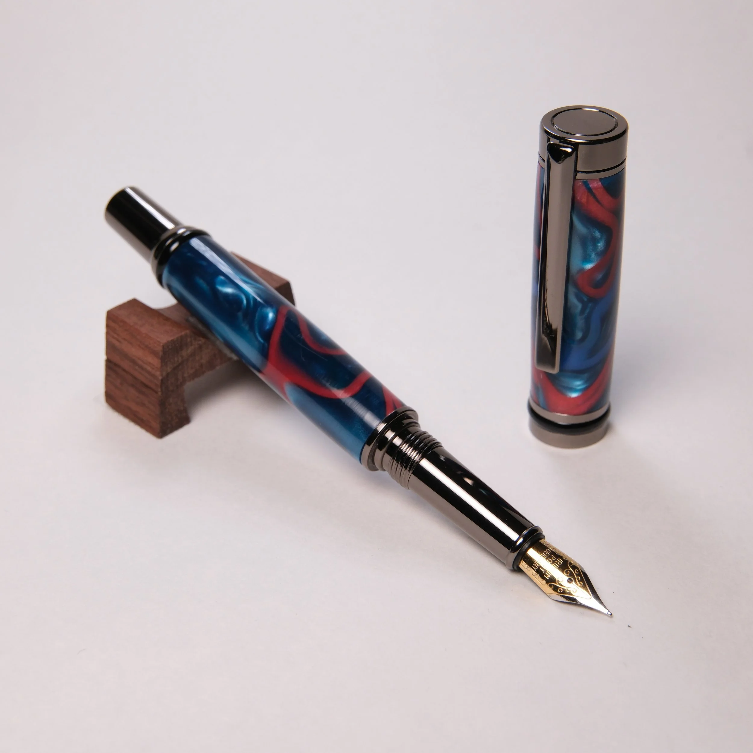 Fountain - Blue & red