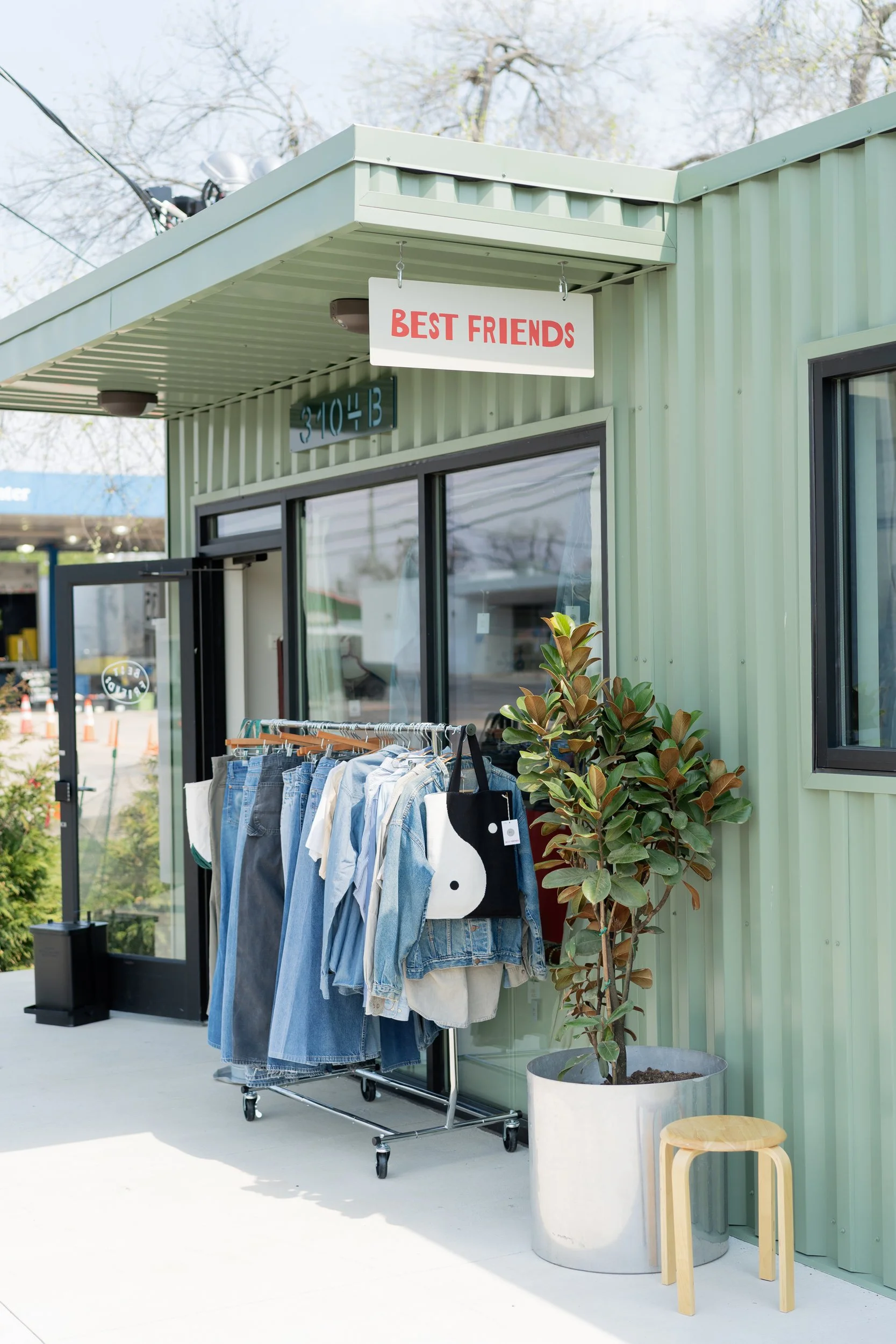 Vintage Consignment Shop East Nashville