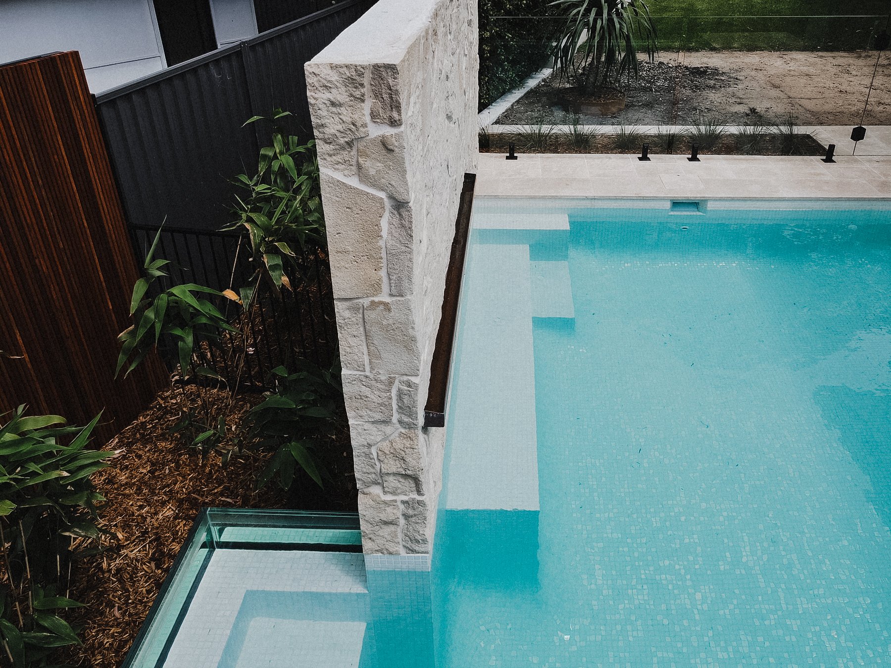 custom-acrylic-pool-window-yowiebay-nsw4.jpg