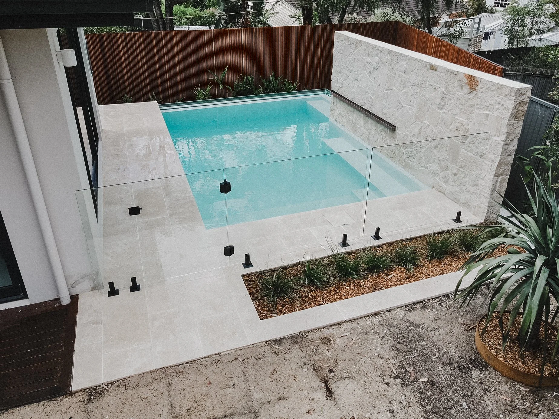 custom-acrylic-pool-window-yowiebay-nsw2.jpg