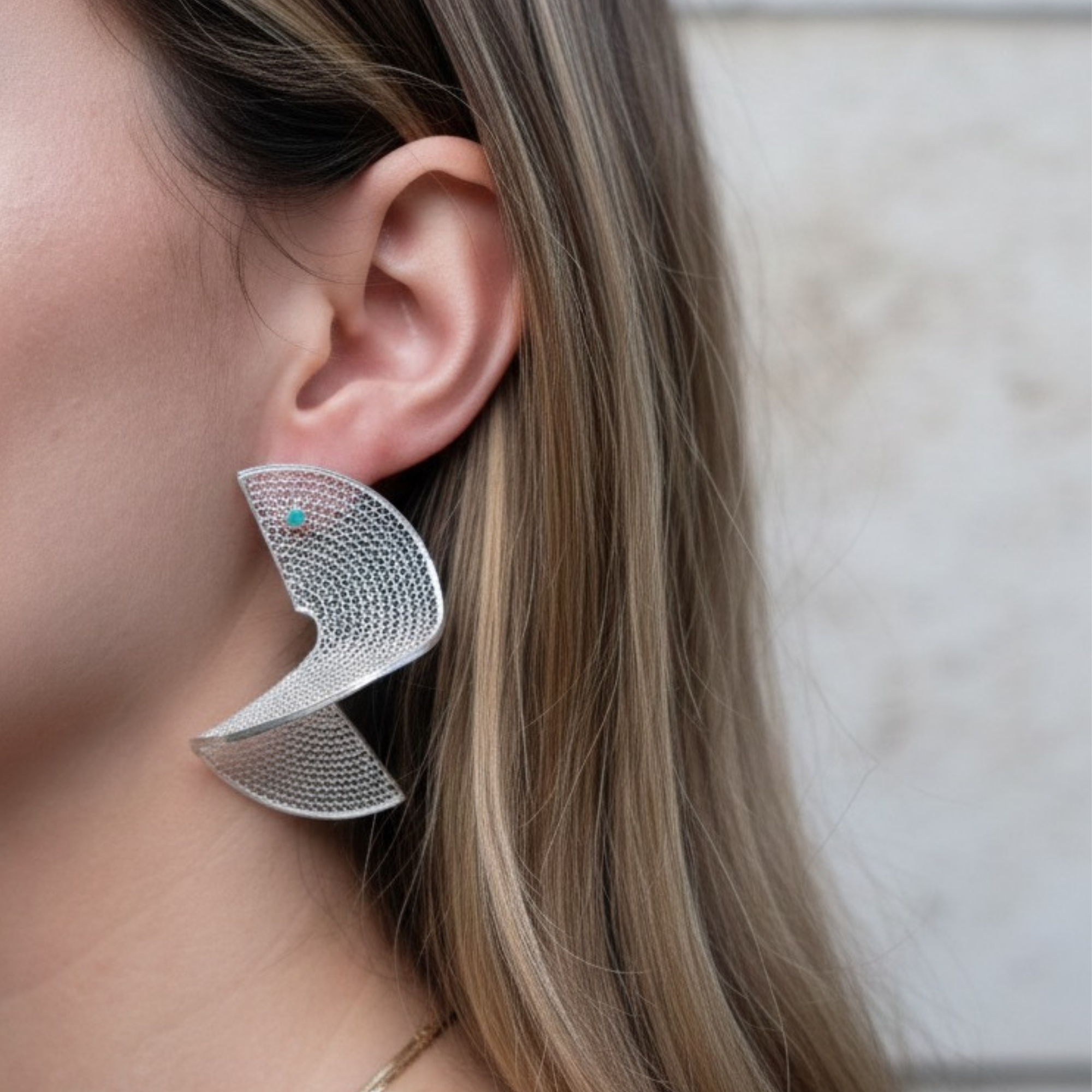 Aretes ondas product shot .png