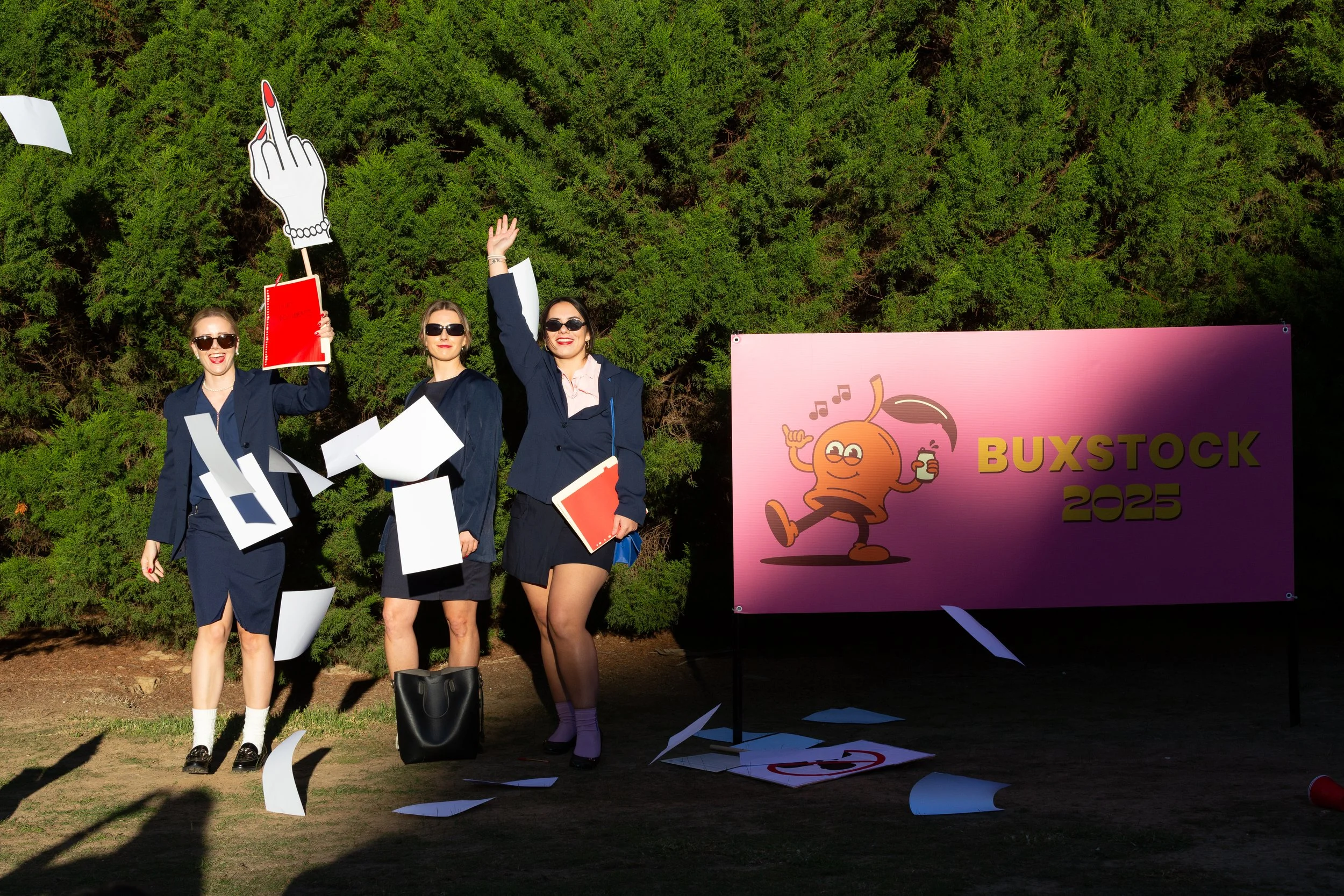 Ladies Lounge Entourage @ Buxstock