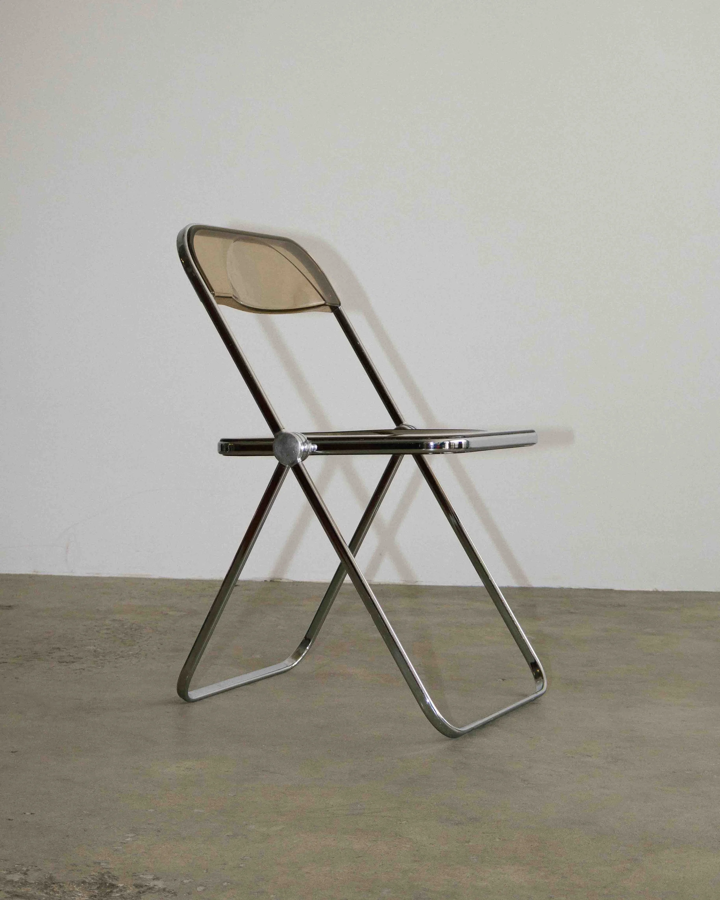 05-25-2026-Chaises-Plia-Piretti-9.jpg