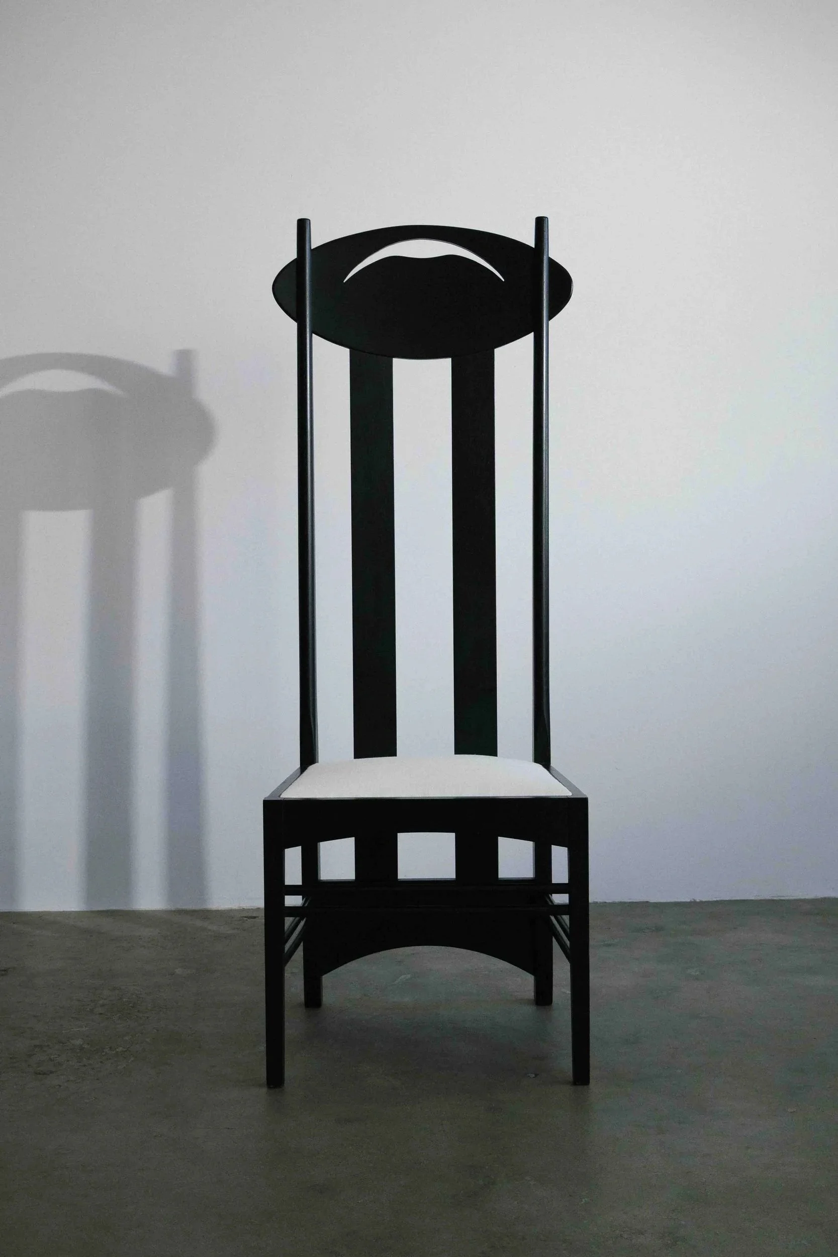 Charles Rennie Mackintosh — Argyle Chair